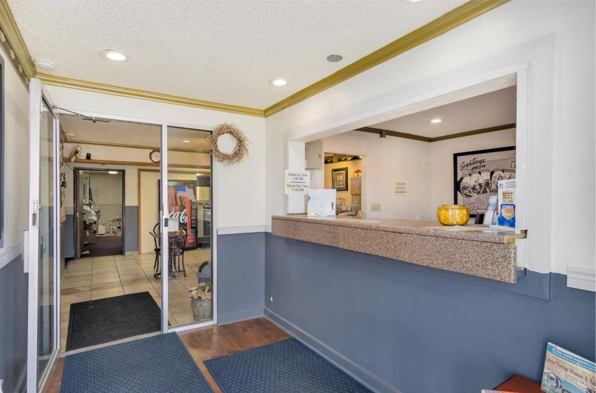 Lobby or reception in Super 8 by Wyndham Limon