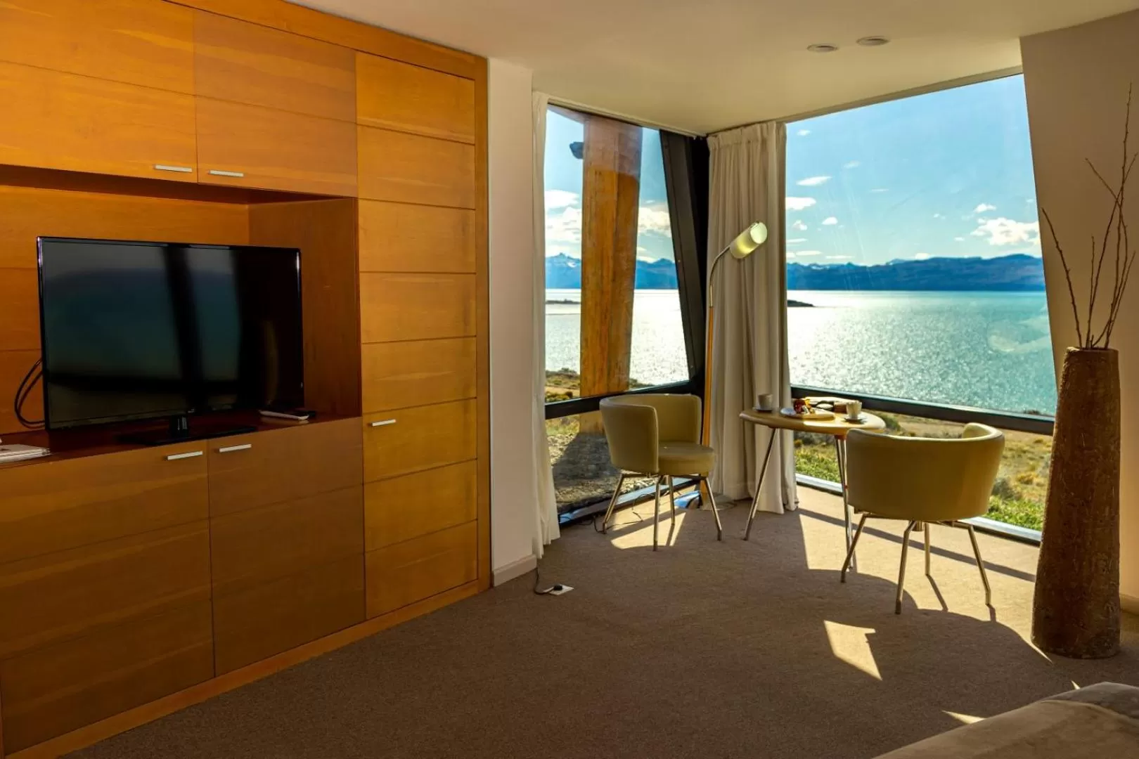 TV and multimedia in Design Suites Calafate