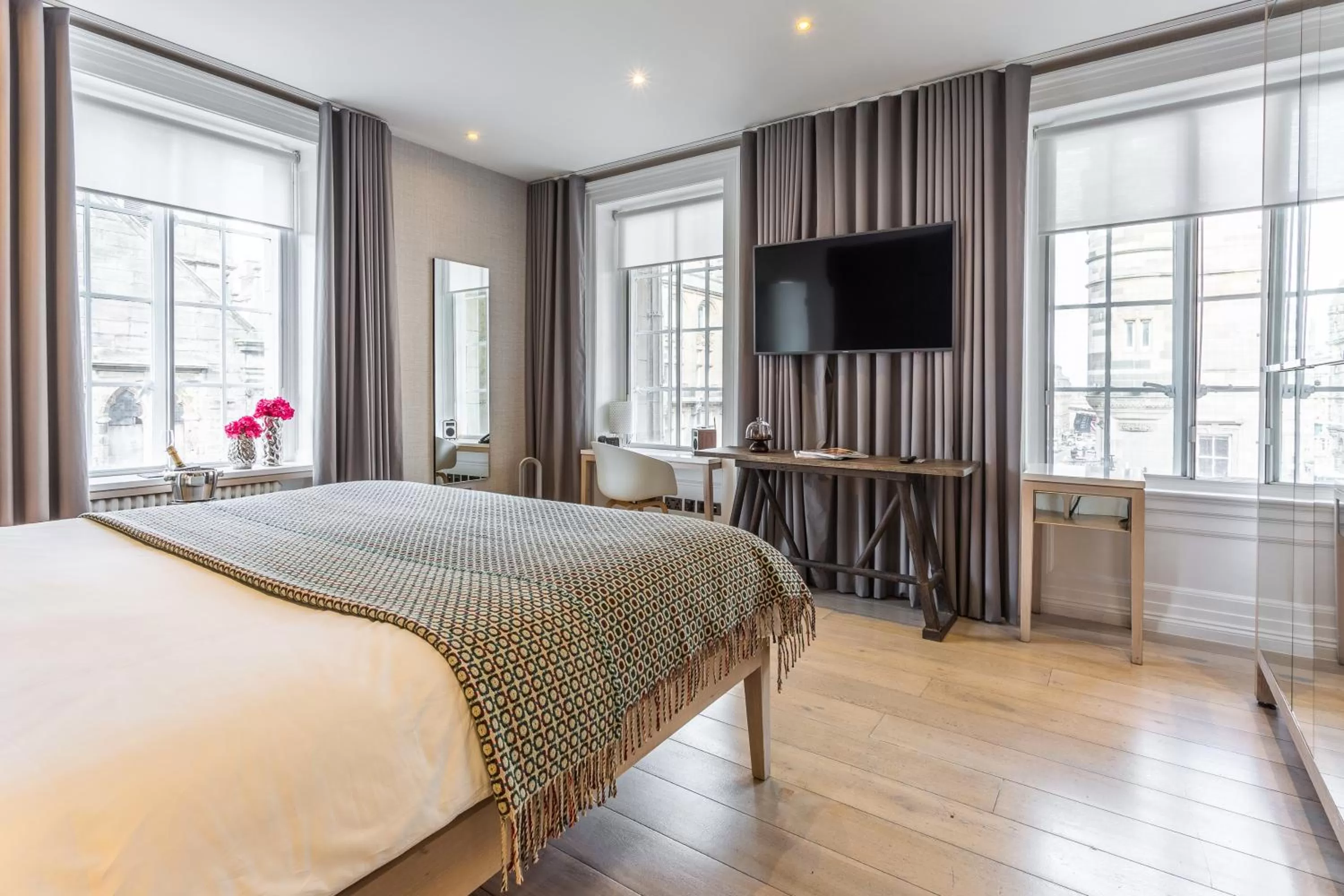 Bed in The Inn on the Mile