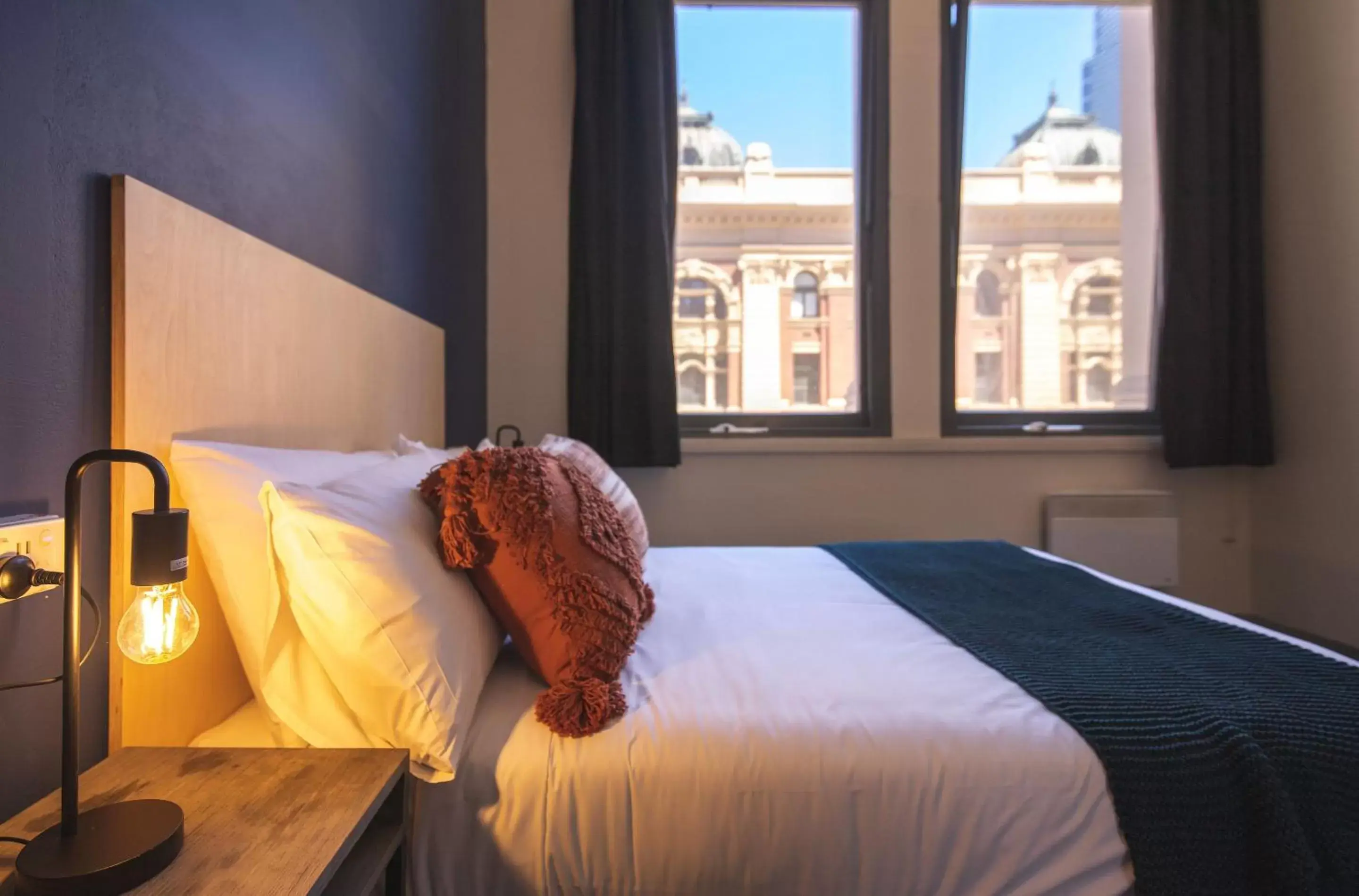 Double Room with Shared Bathroom in Bounce Melbourne Double Room with Shared Bathroom in Bounce Melbourne