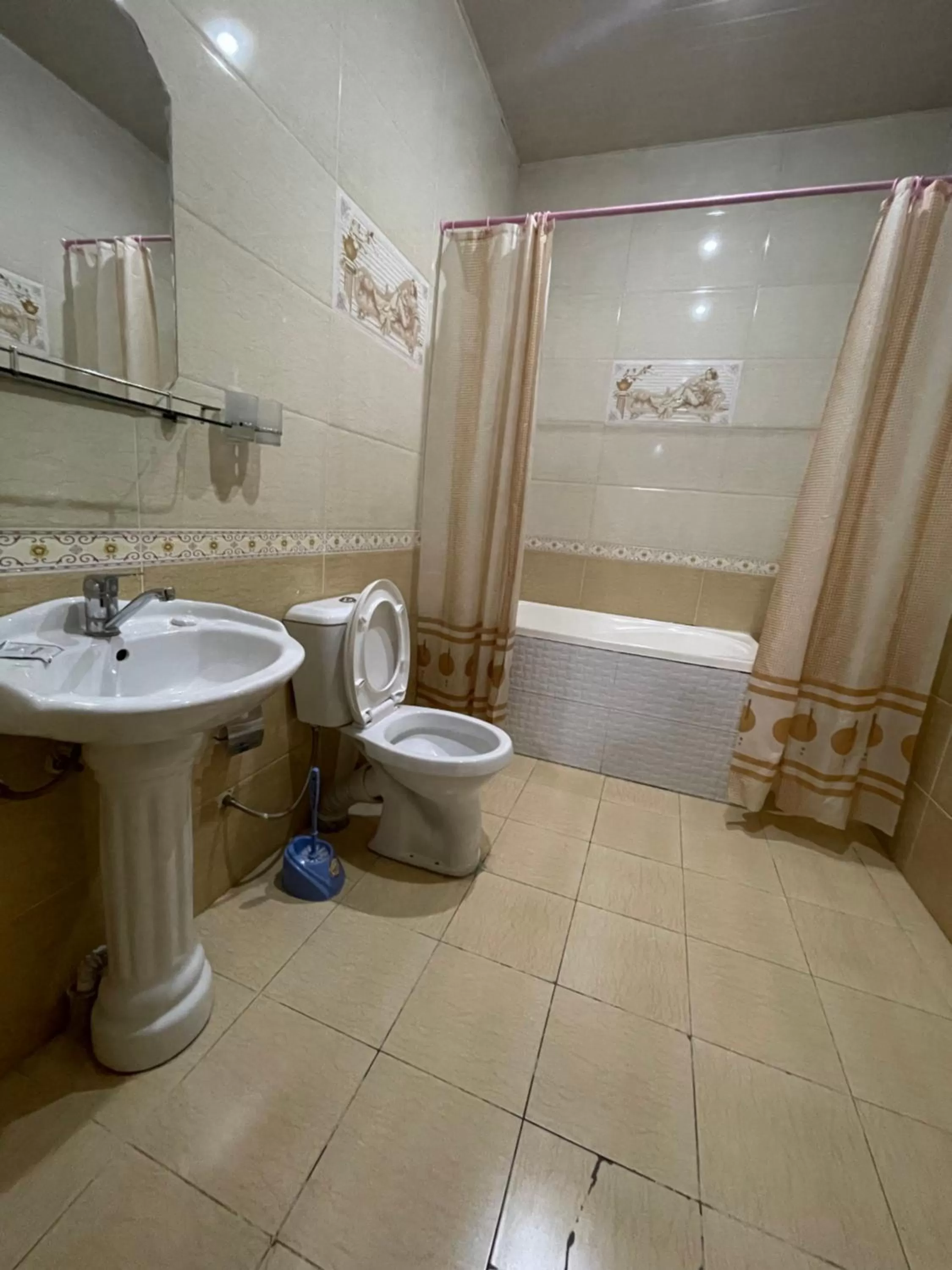 Toilet in Nurafshon Boutique