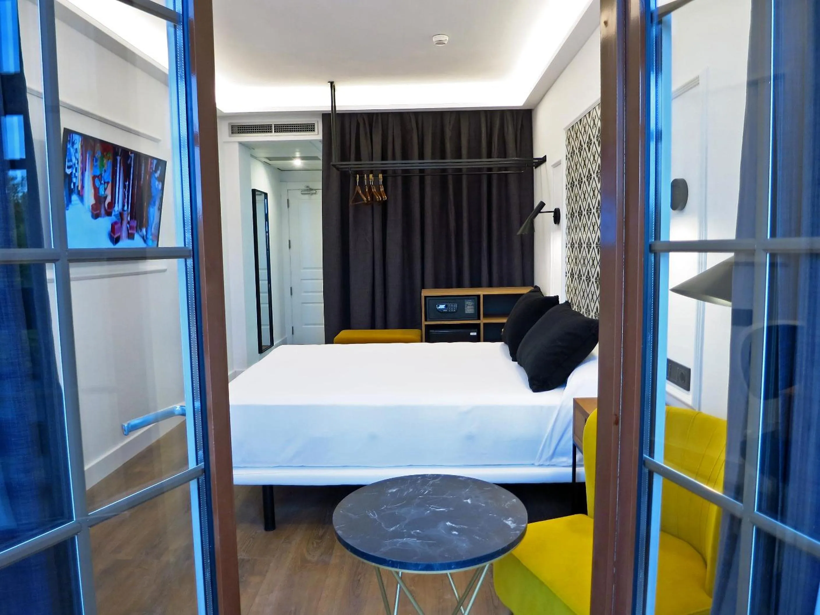 Decorative detail, Bed in Hotel Colón Plaza