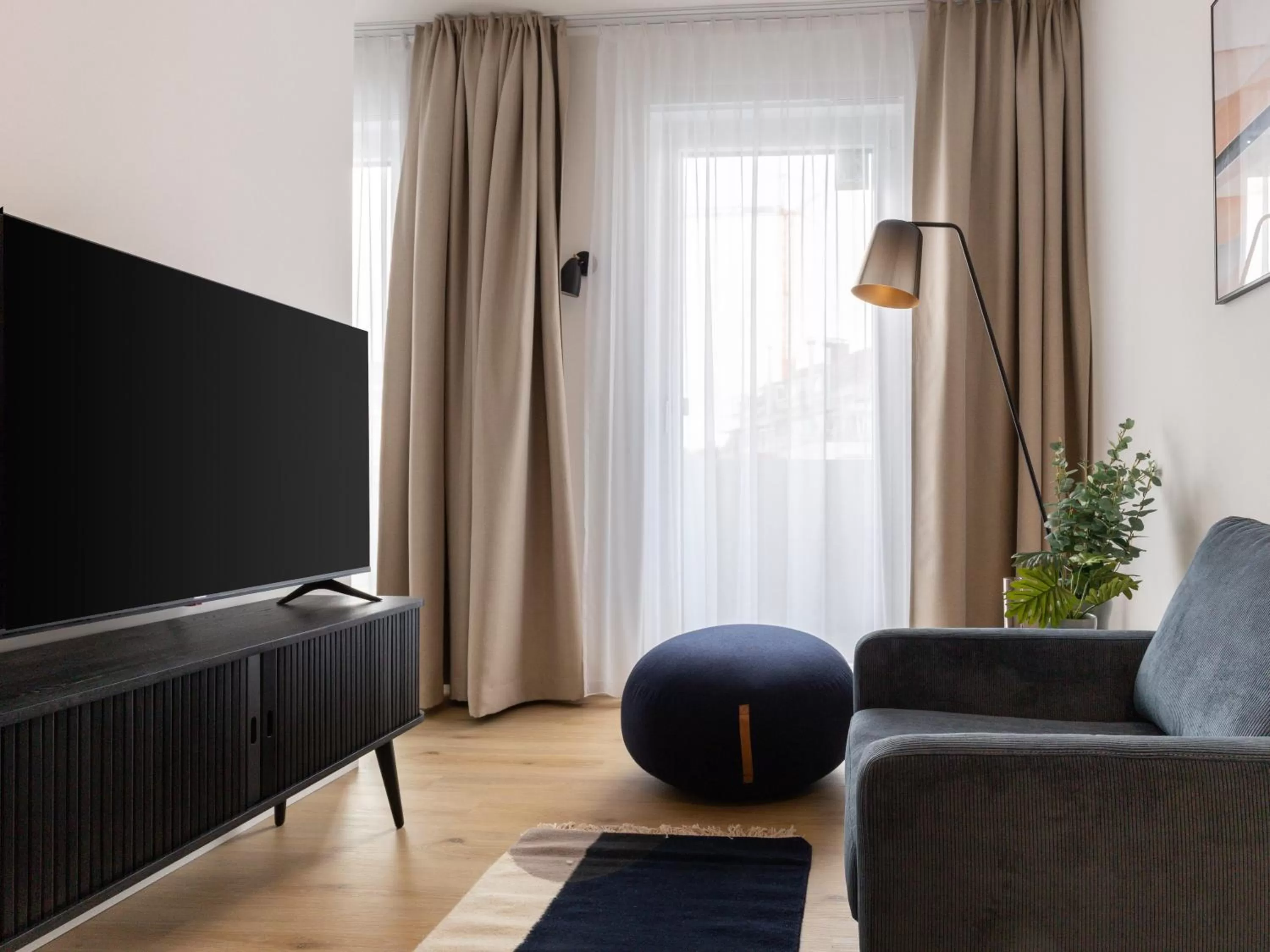 TV and multimedia in Limehome Gütersloh Eickhoffstraße