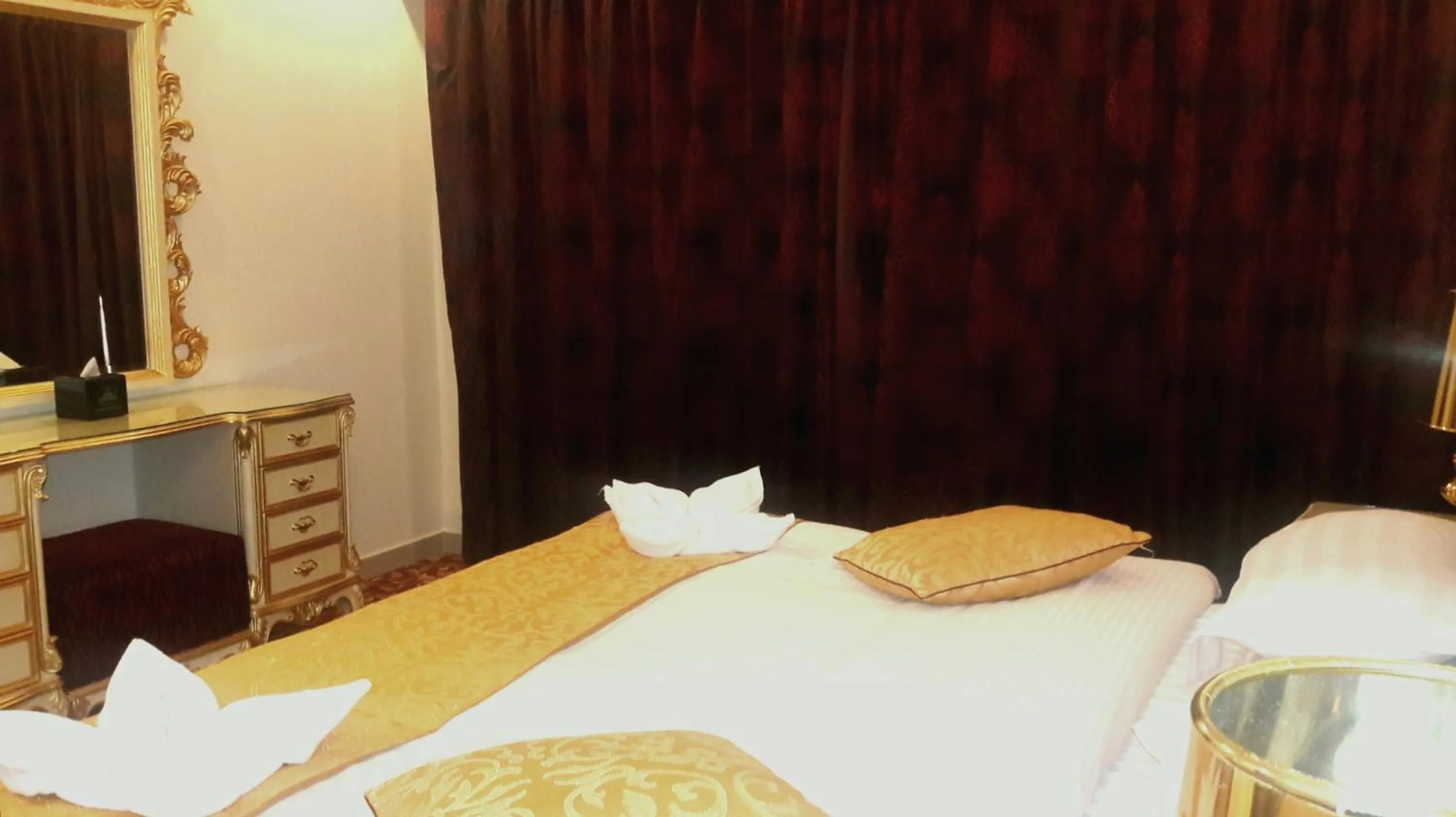 Bedroom, Bed in فندق حديقة الأزهار