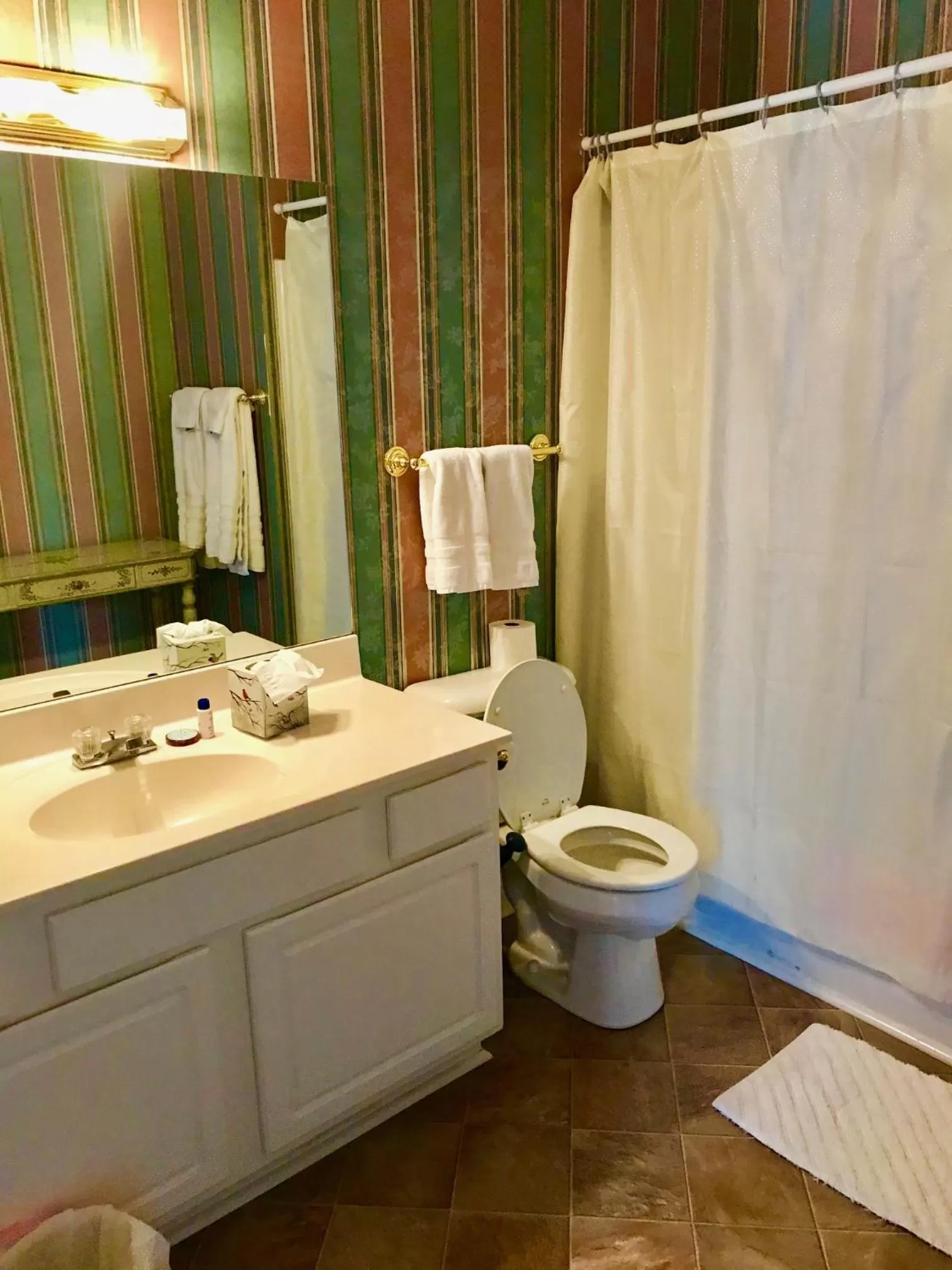 Bathroom in Rabbit Creek Bed & Breakfast