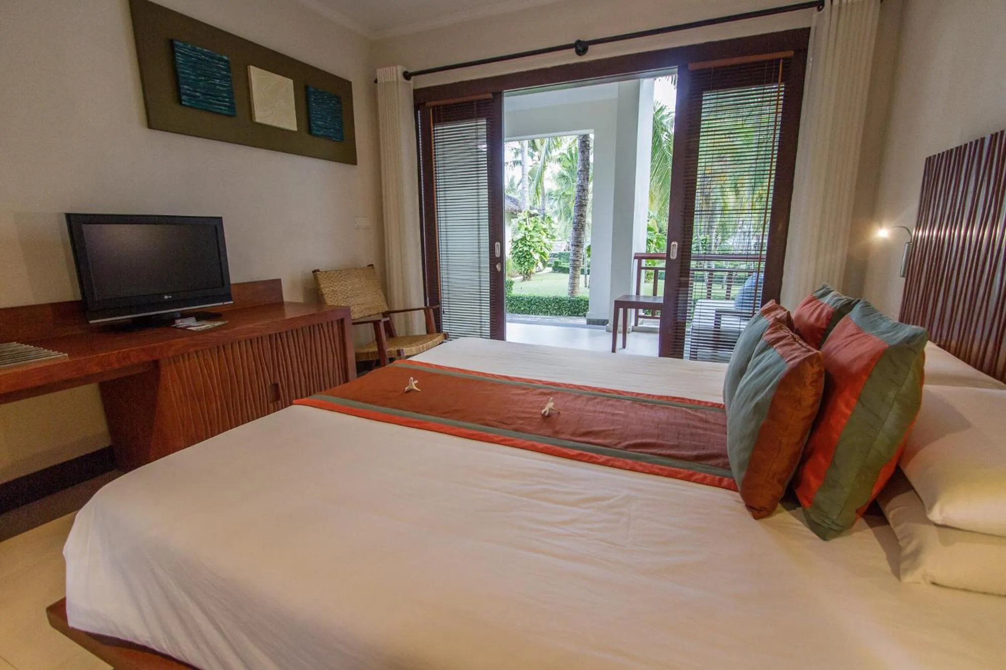 Photo of the whole room, Bed in Blue Ocean Resort