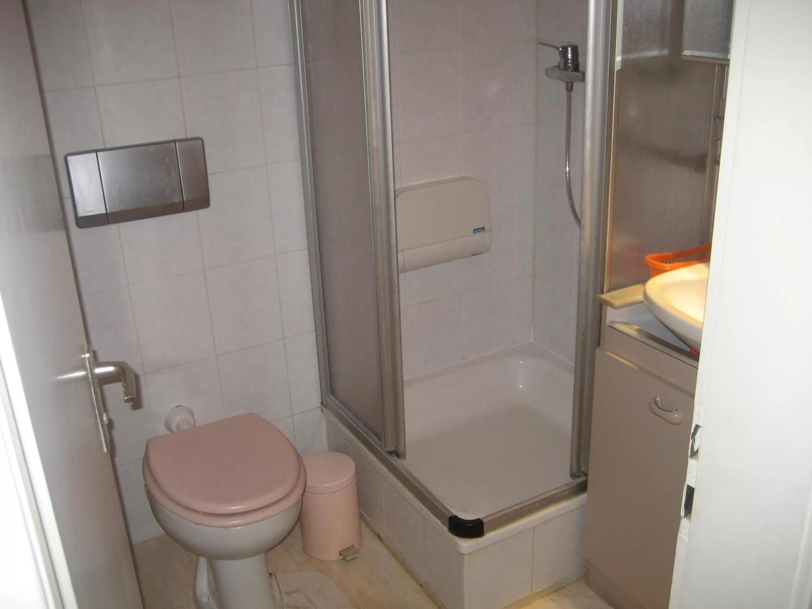 Bathroom in Gästehaus Luise