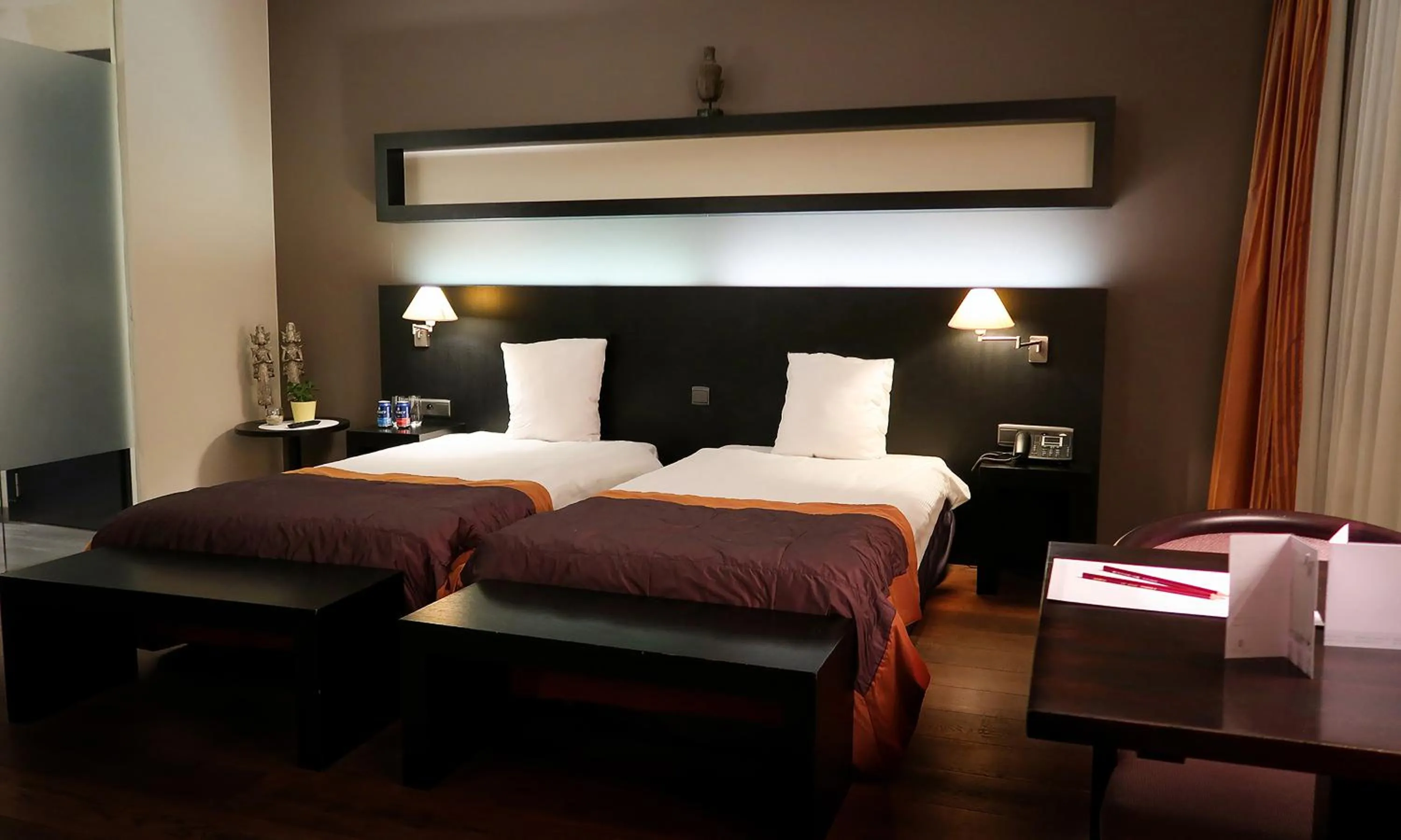 Bedroom in Hotel Van Eyck