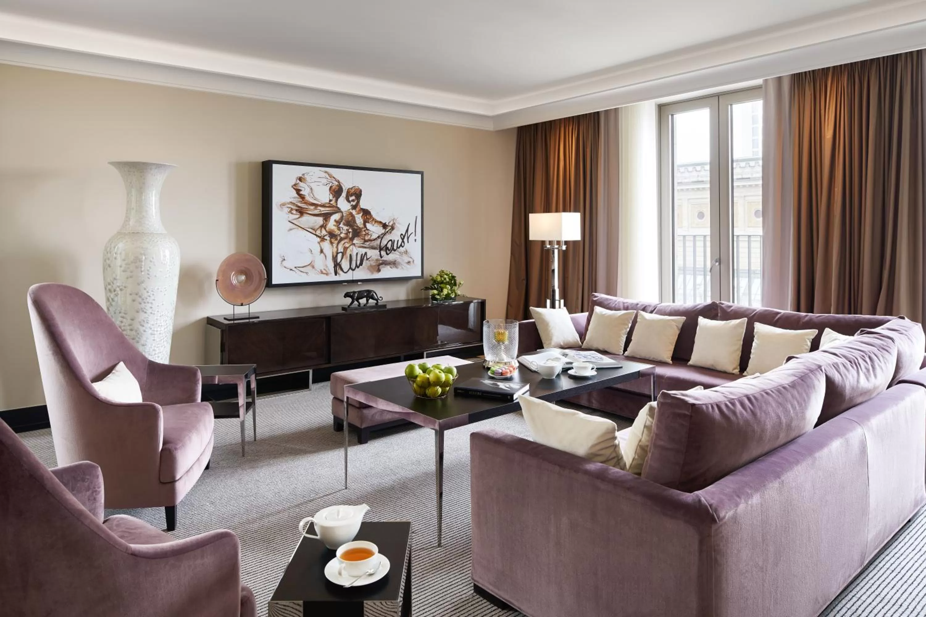 Photo of the whole room in Sofitel Frankfurt Opera