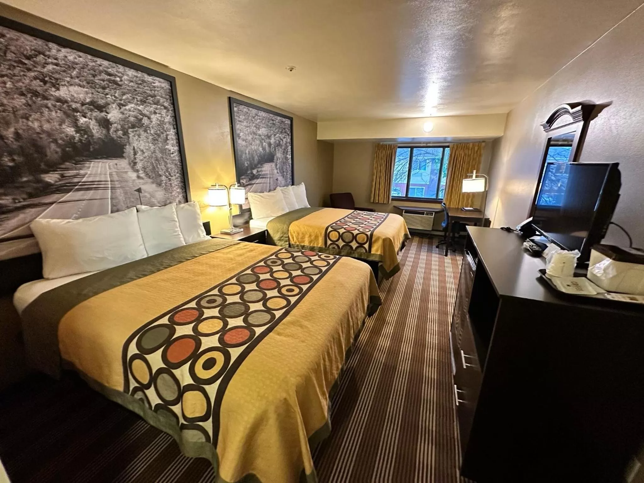Photo of the whole room, Bed in Super 8 by Wyndham Eau Claire WI