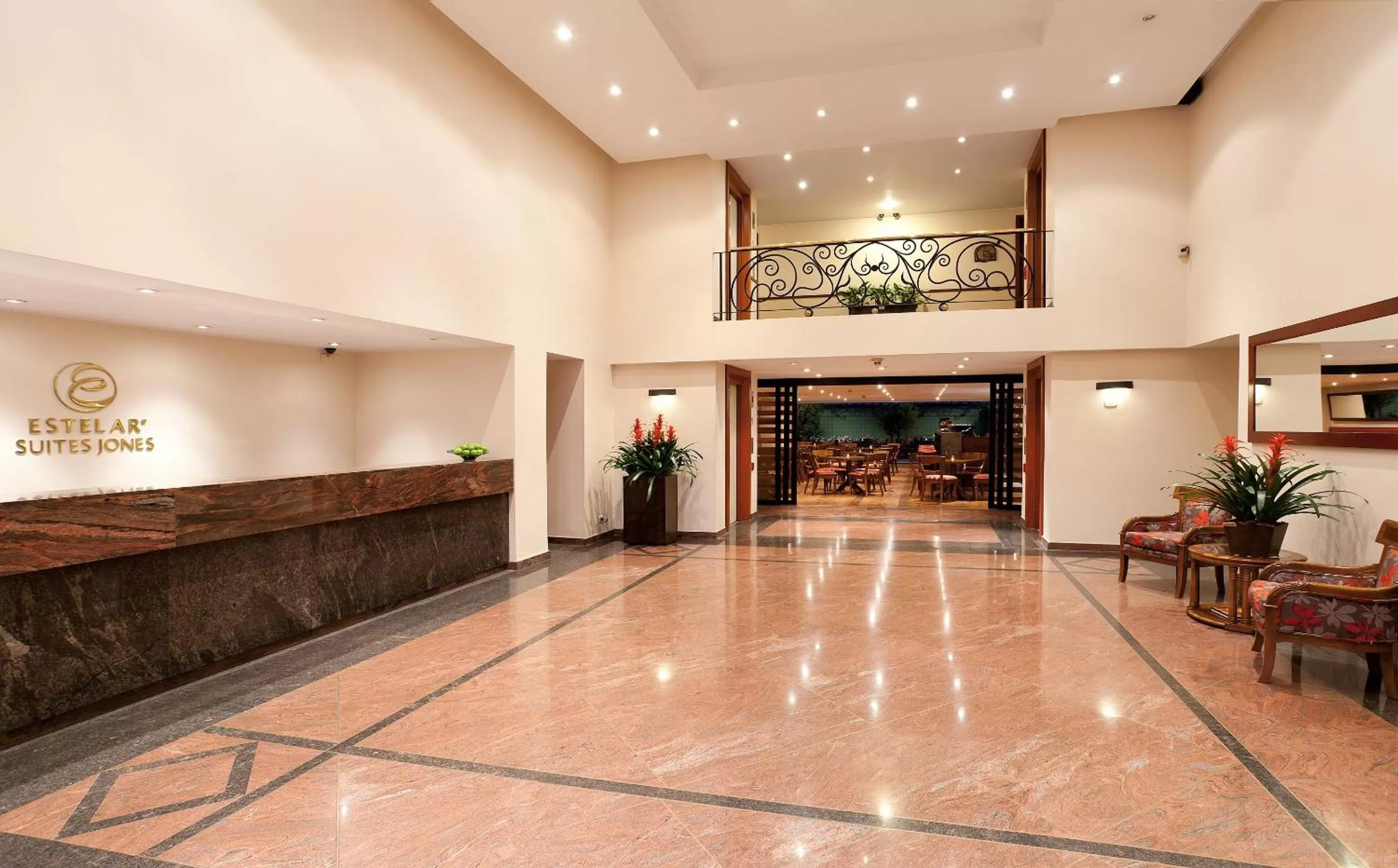 Lobby or reception in Hotel Estelar Suites Jones