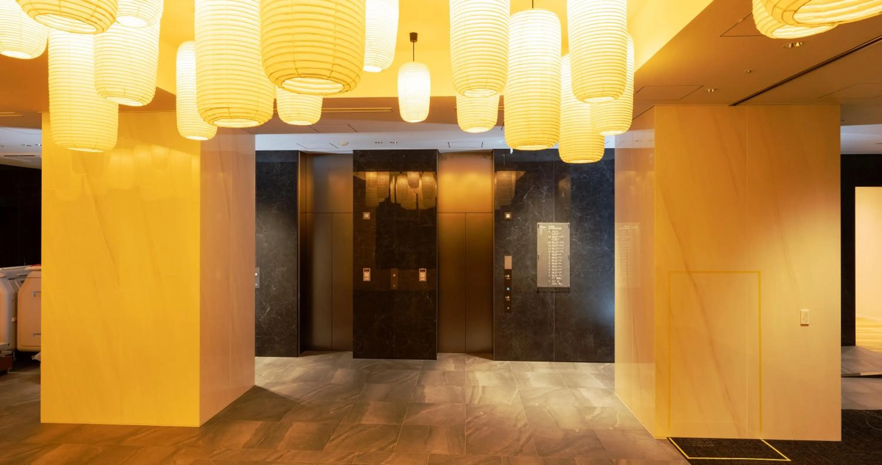 Facade/entrance in HOTEL SANSUI NAHA Ryukyu Onsen Naminoue-No-Yu