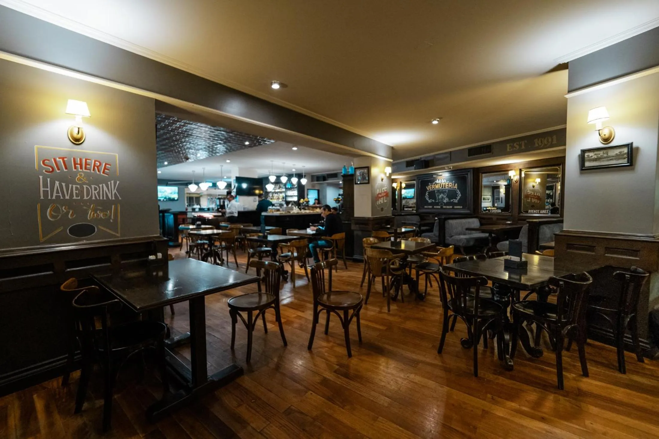 Restaurant/places to eat in Amérian Córdoba