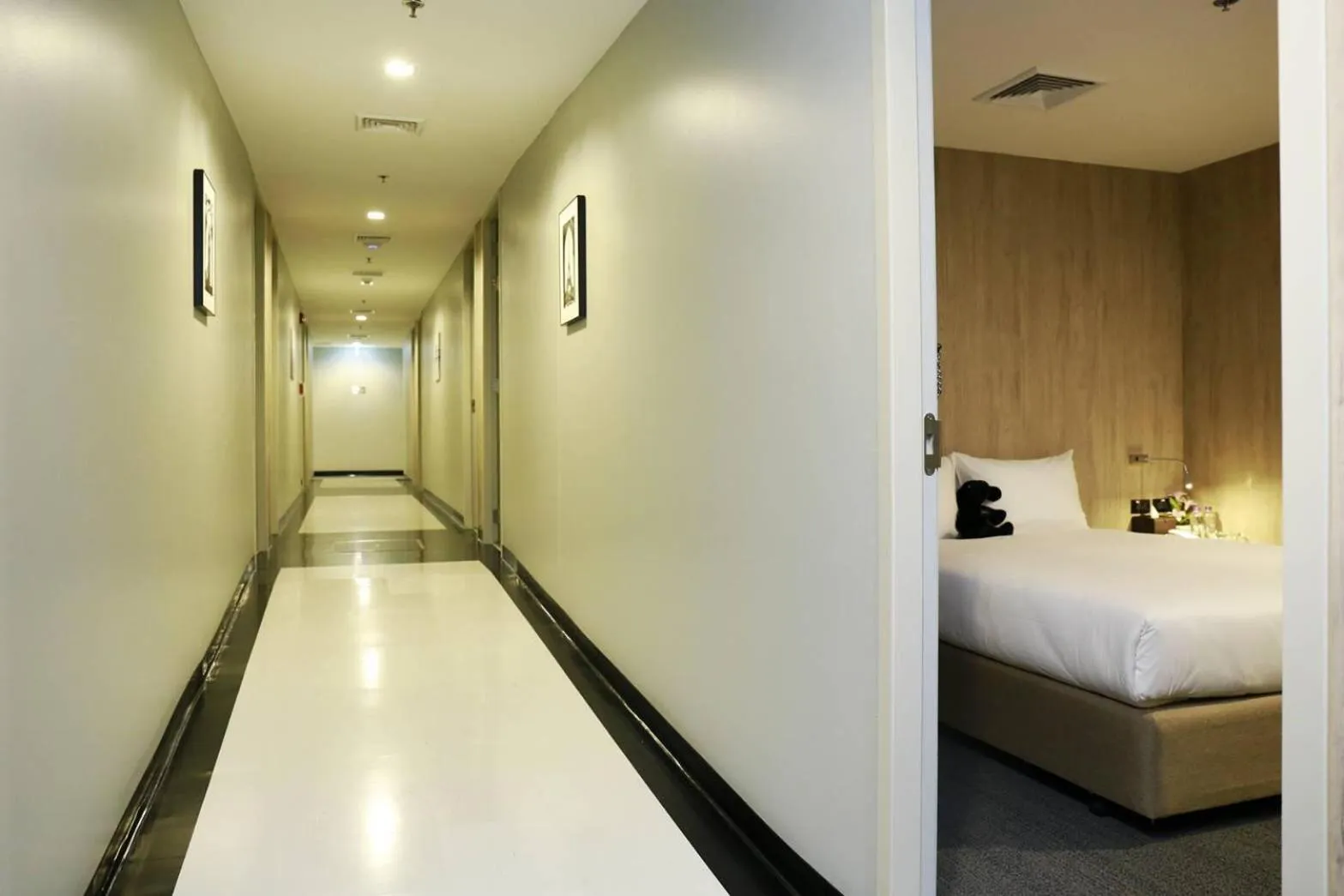 Other, Bed in Sleep Box by Miracle -Booked on Hourly Basis