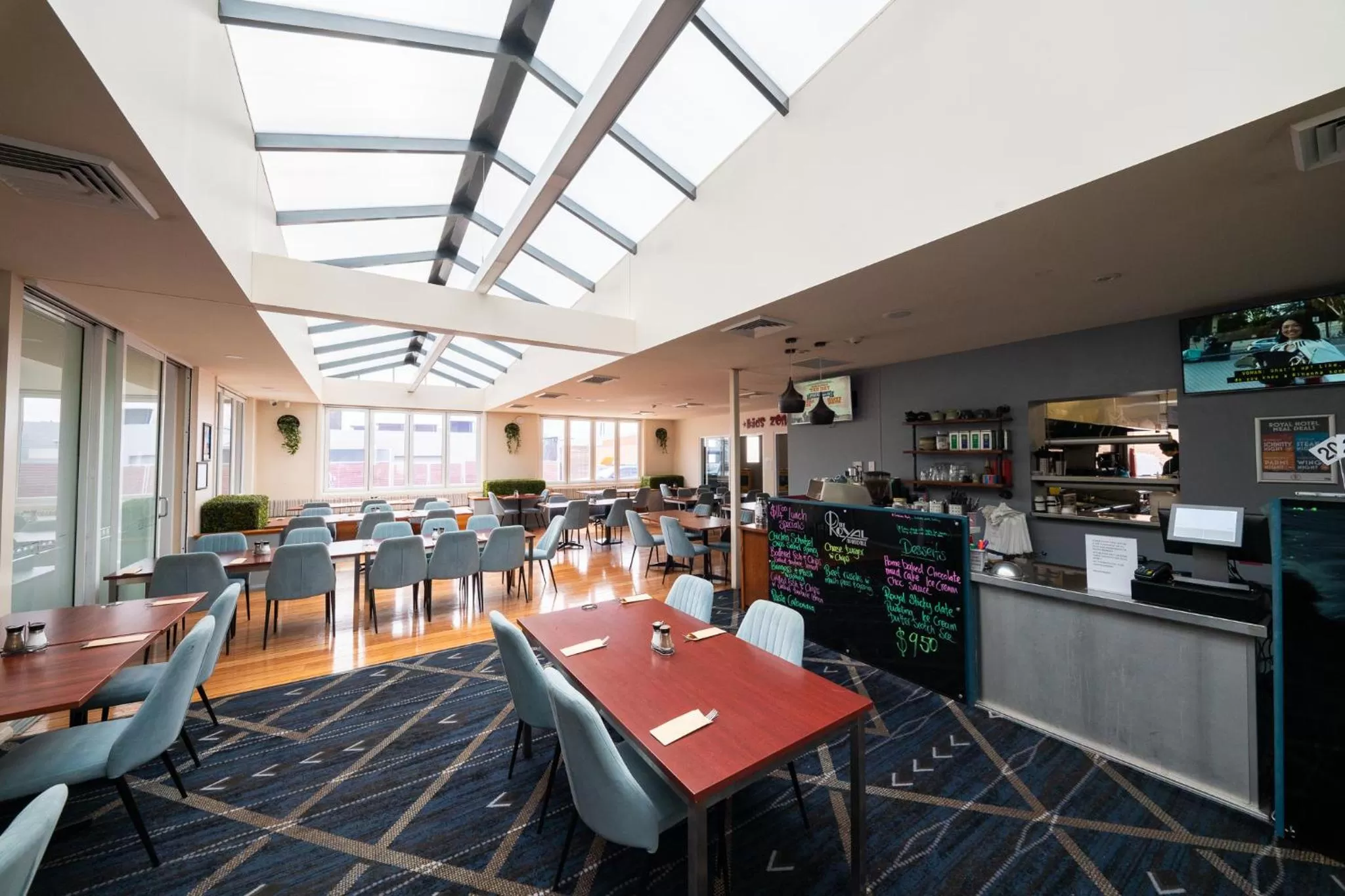 Restaurant/Places to Eat in The Royal Hotel Armidale