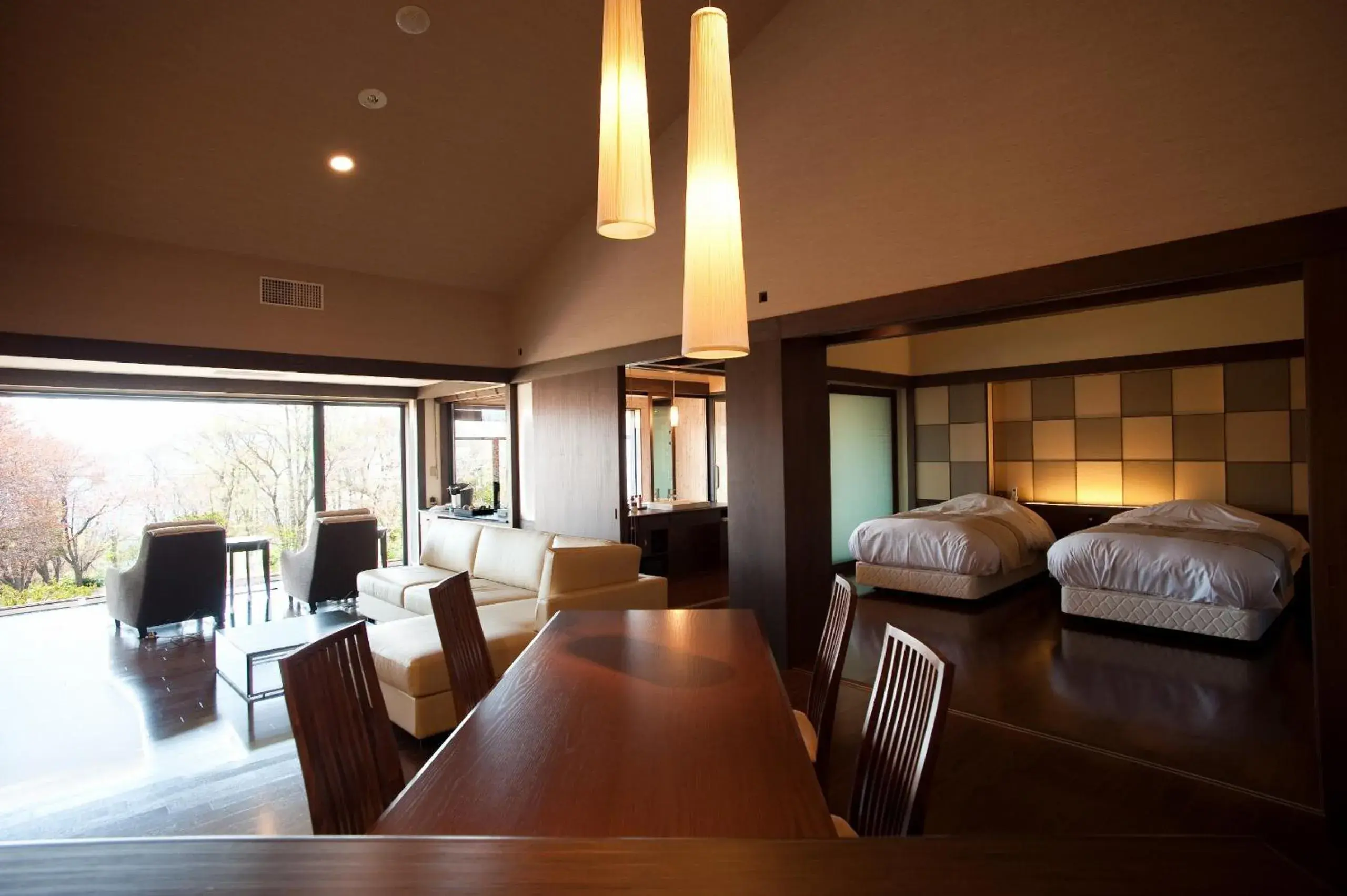 Presidential Suite with Open-Air Bath - Japanese Breakfast + In-Room Kaiseki Dinner Included in Lake Shikotsu Tsuruga Resort Spa Mizu no Uta Presidential Suite with Open-Air Bath - Japanese Breakfast + In-Room Kaiseki Dinner Included in Lake Shikotsu Tsuruga Resort Spa Mizu no Uta