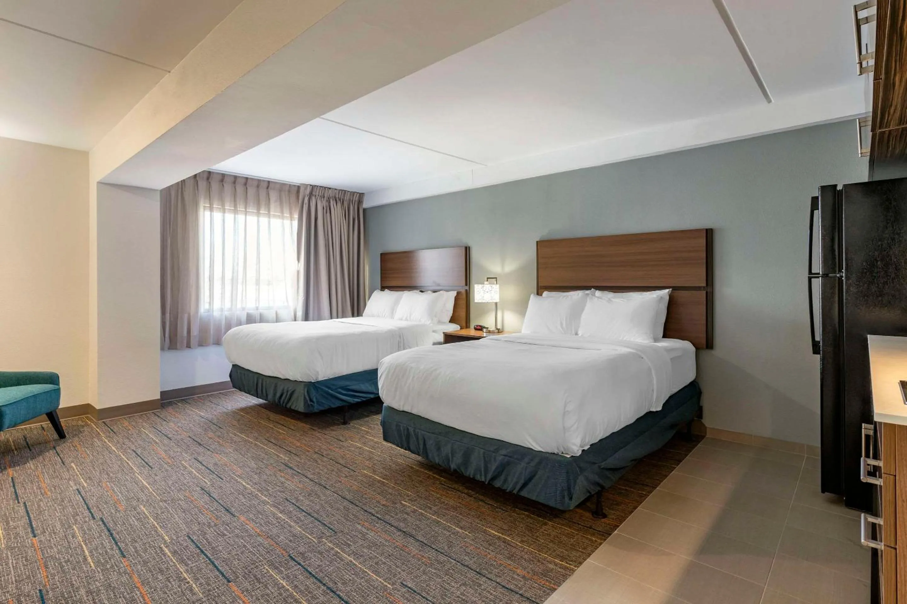 Bedroom, Bed in MainStay Suites Lexington I-75