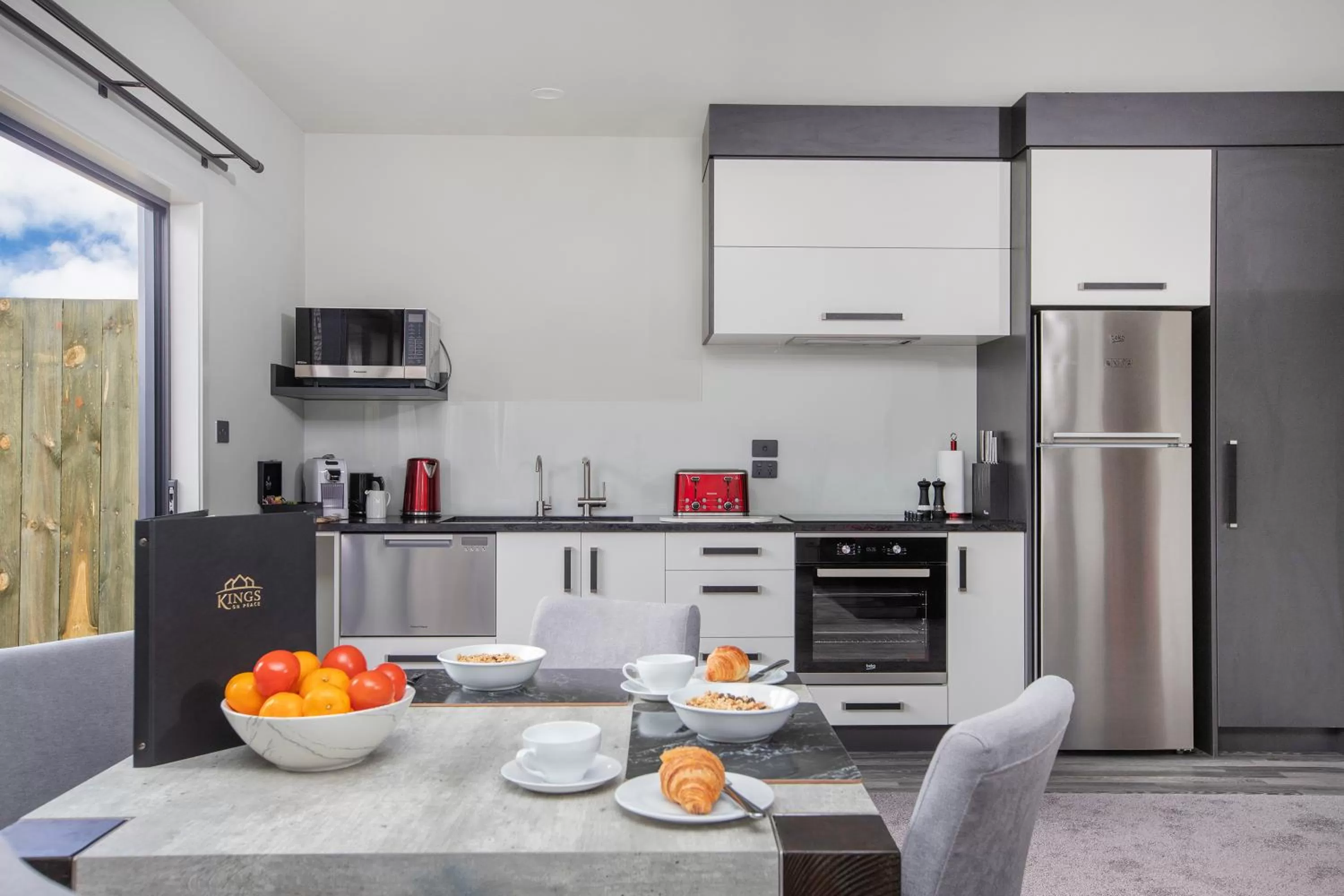 Kitchen or kitchenette in Kings On Peace