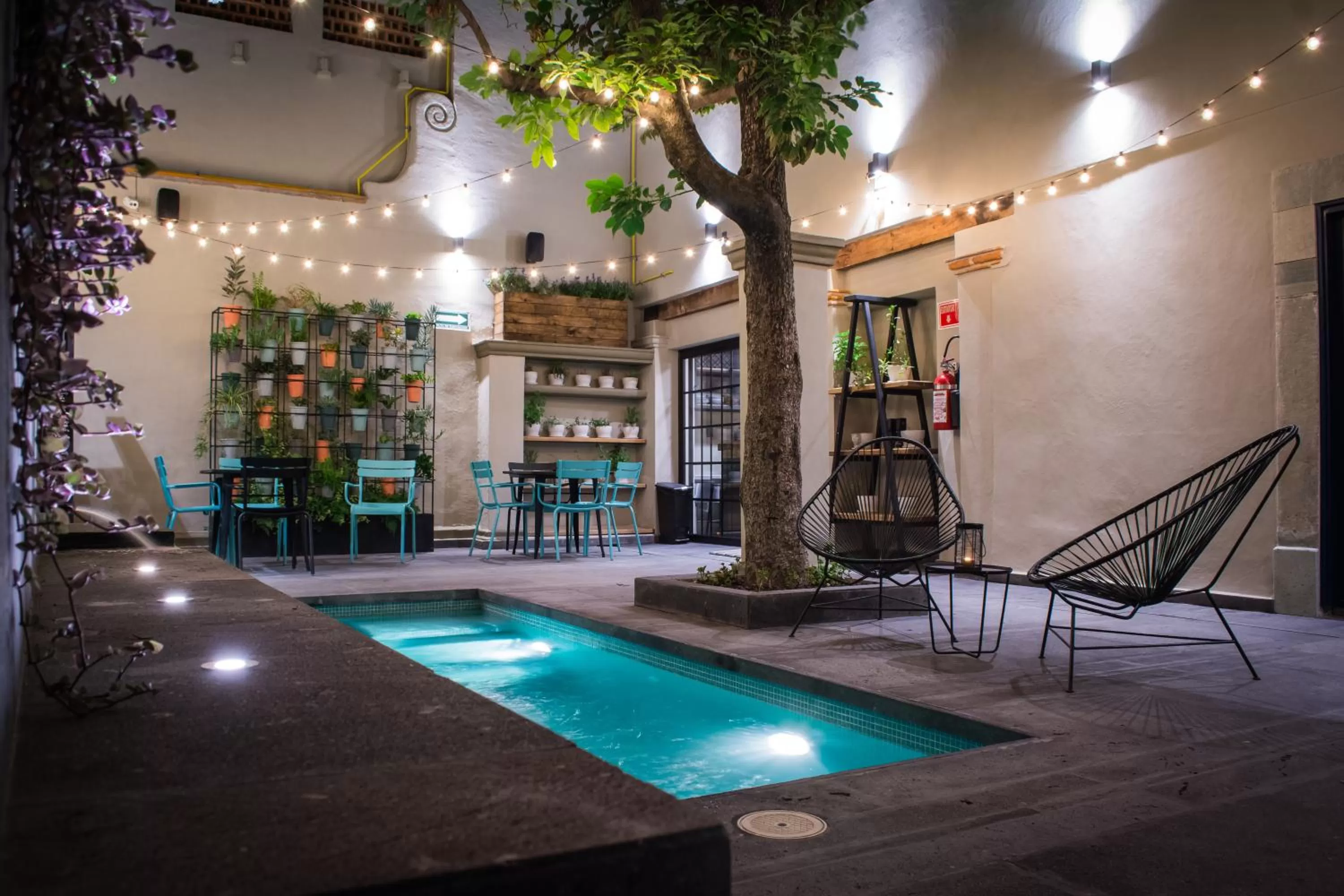 Swimming pool in Antigua Trece Hotel Fusión & SPA