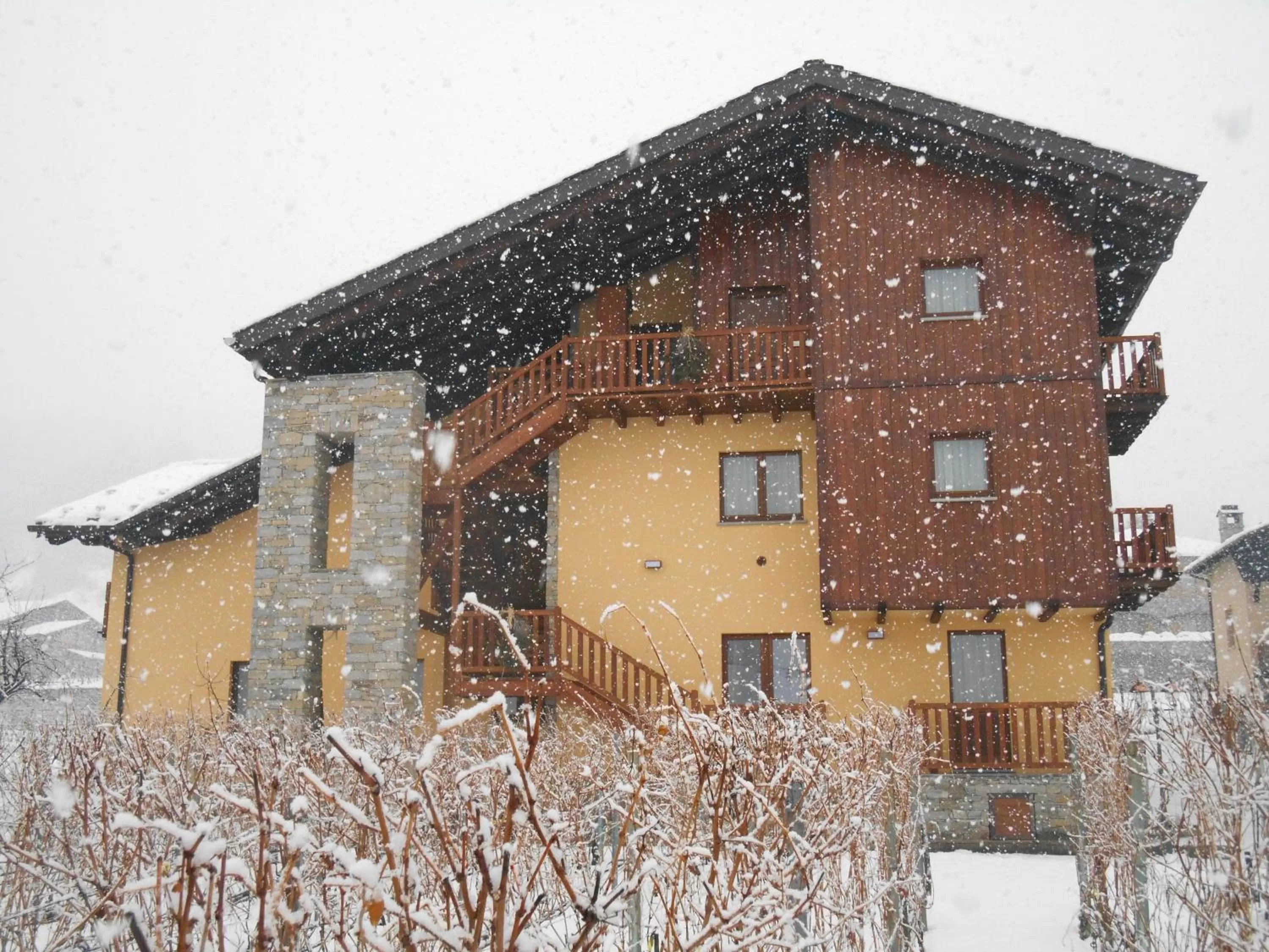 Facade/entrance in La Vigne de Papagran