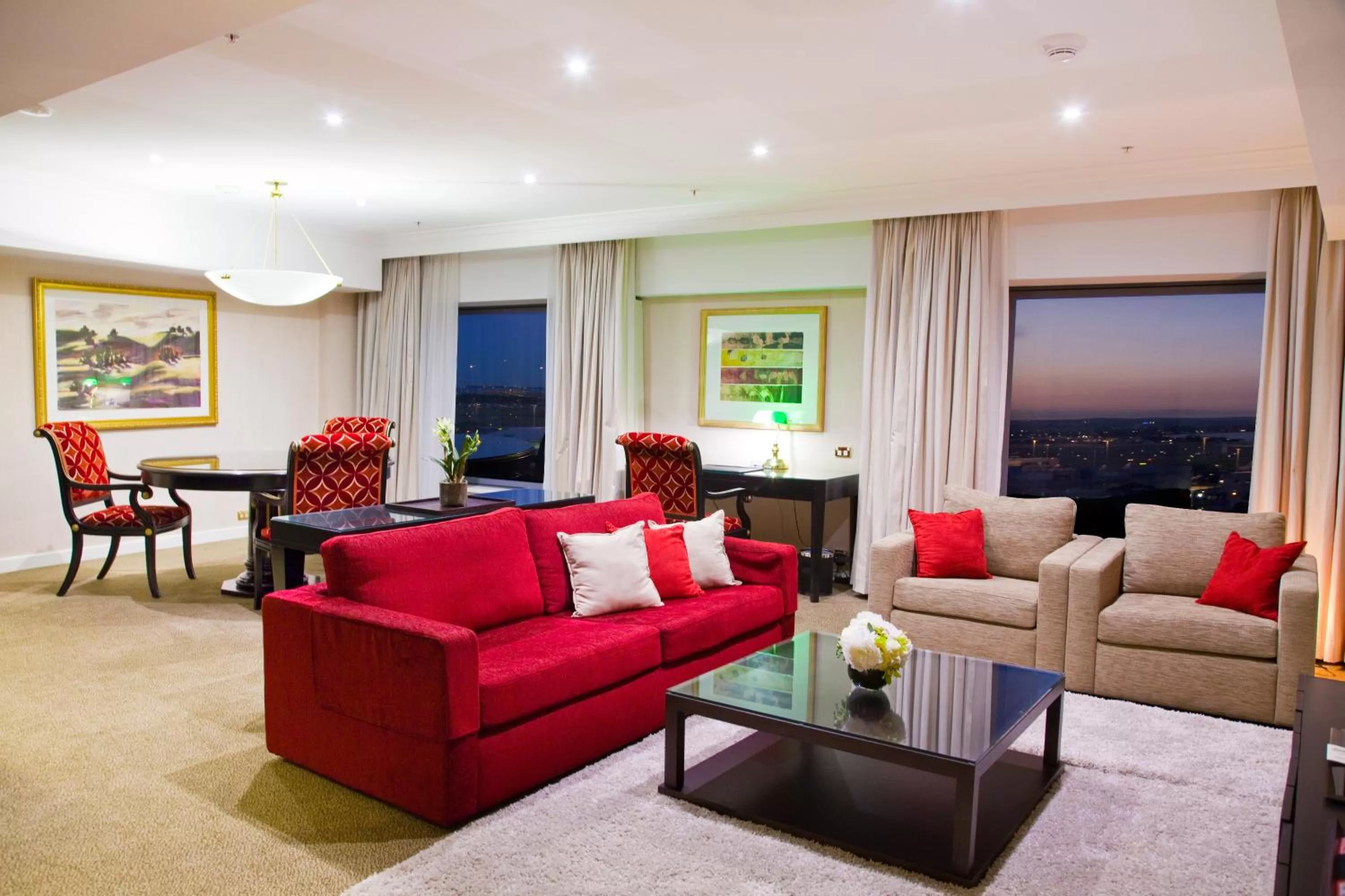 Living room in Stamford Plaza Sydney Airport Hotel & Conference Centre