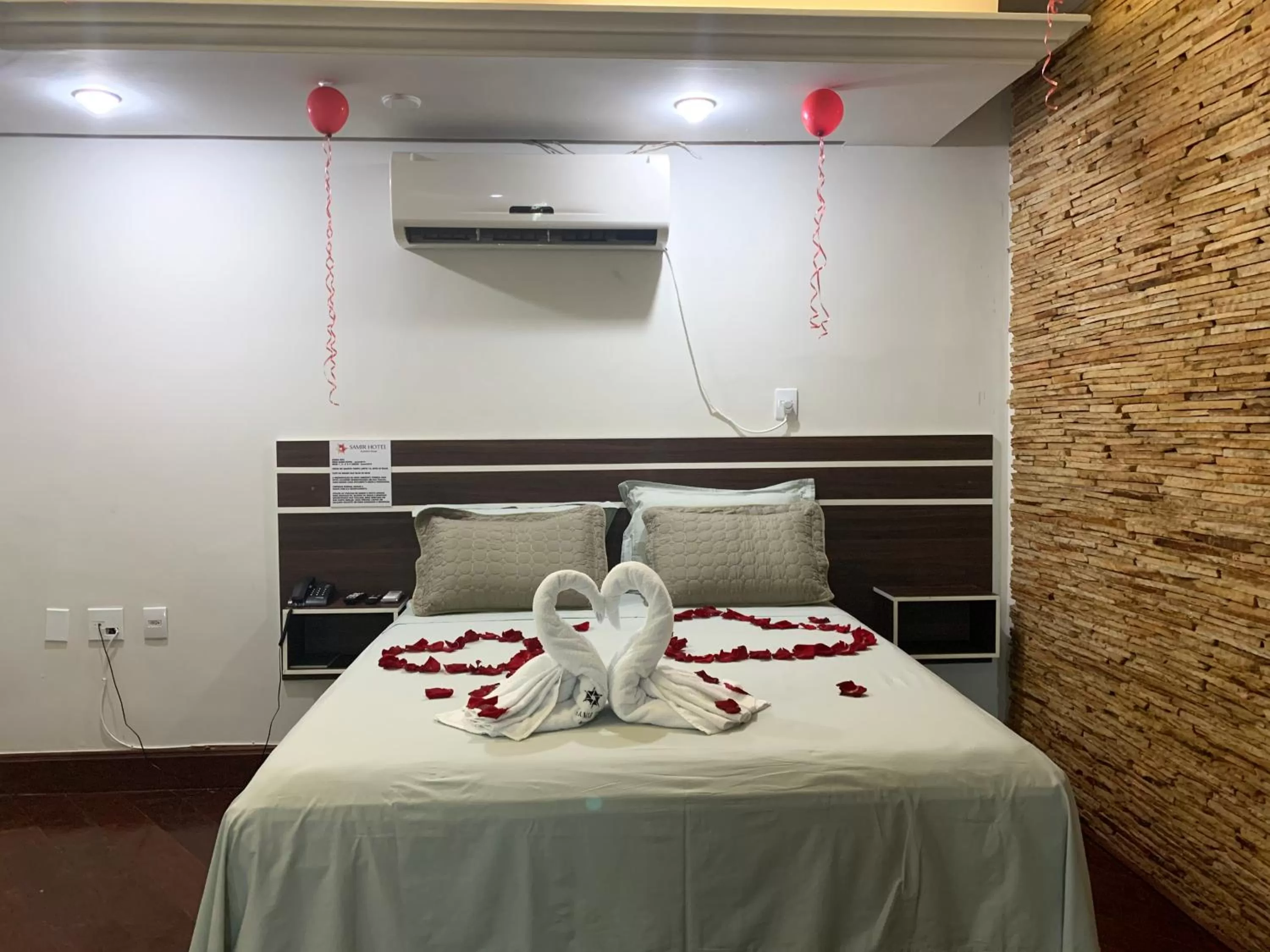 Bed in SAMIR HOTEL COMFORT