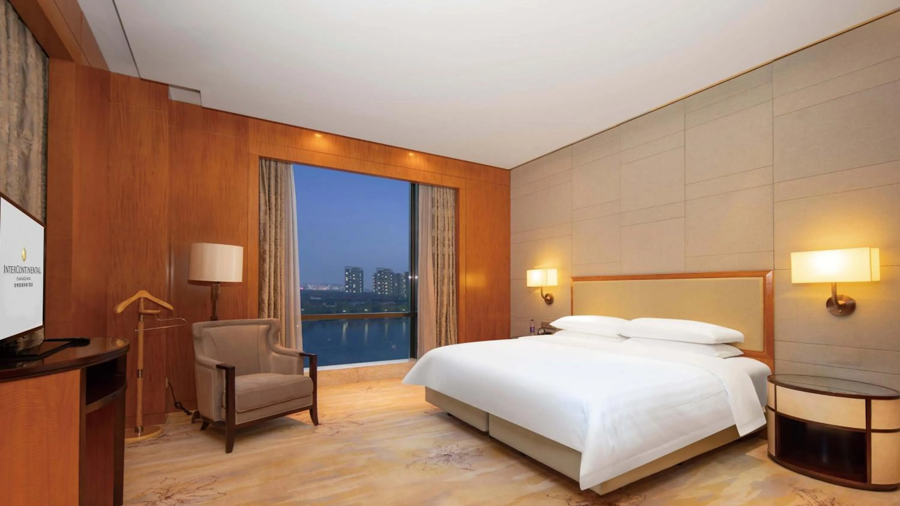 Photo of the whole room, Bed in InterContinental Changzhou by IHG