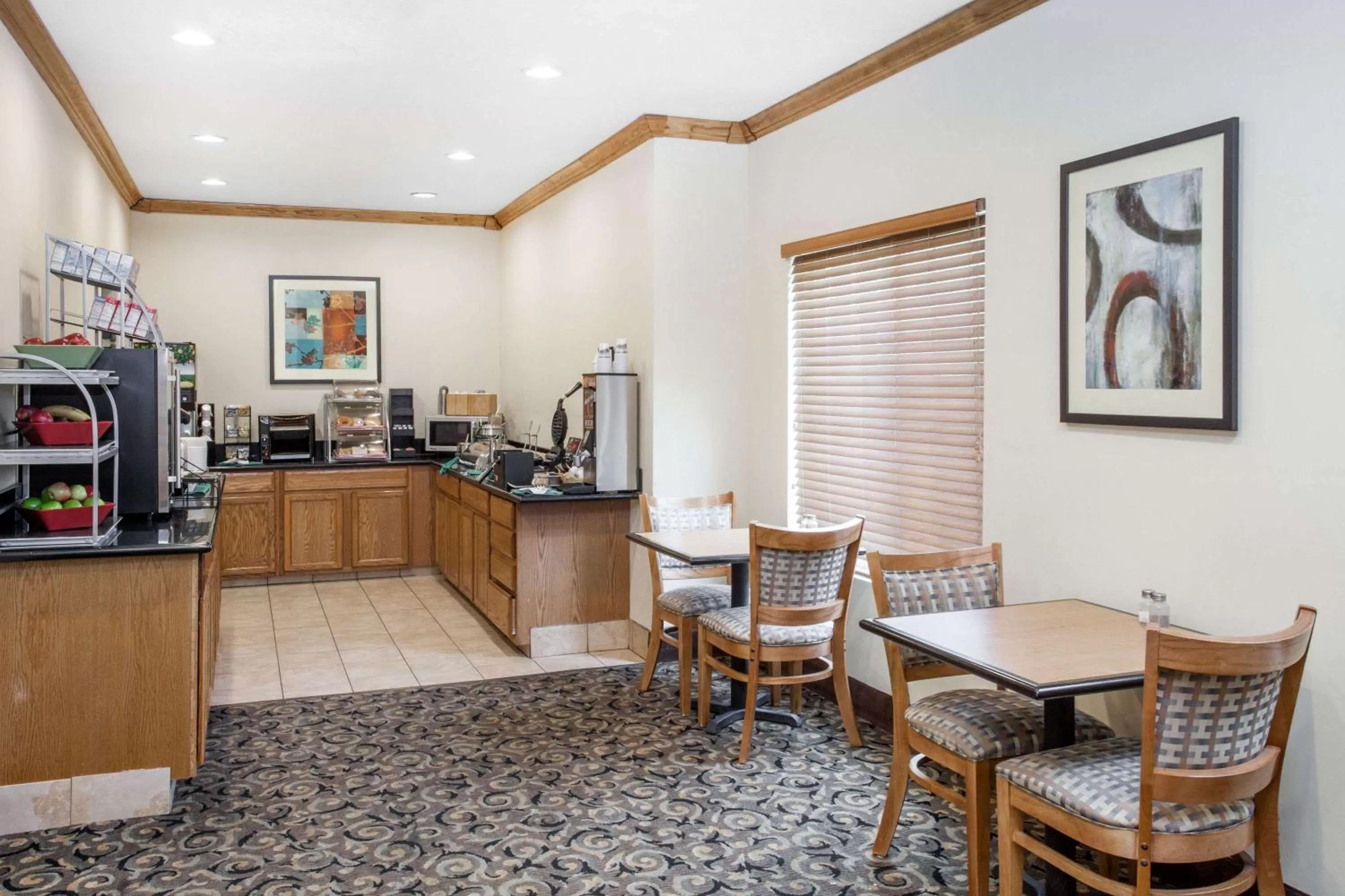 Restaurant/places to eat in Hawthorn Extended Stay by Wyndham Decatur