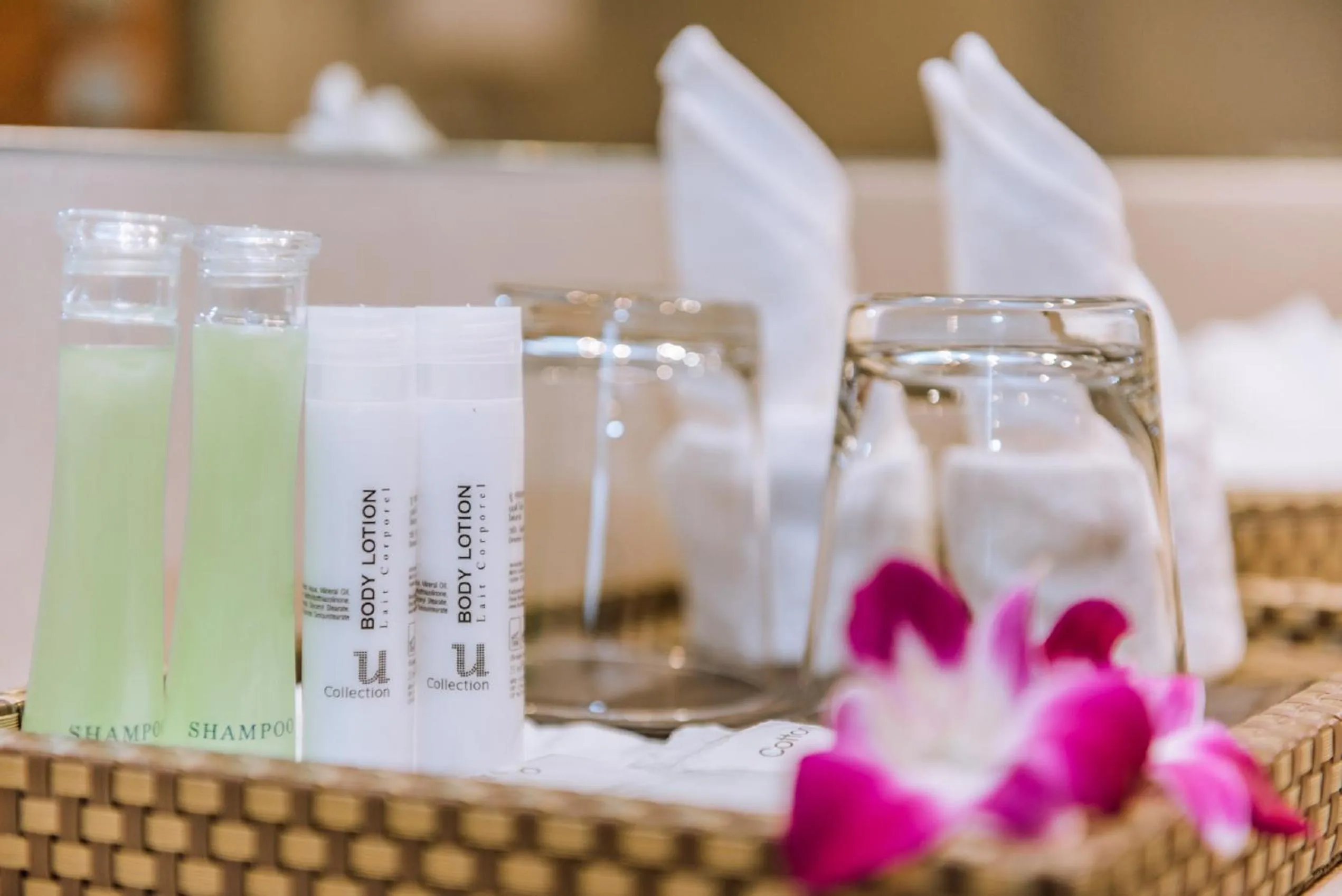 Toilet in ASHLEE Hub Hotel Patong