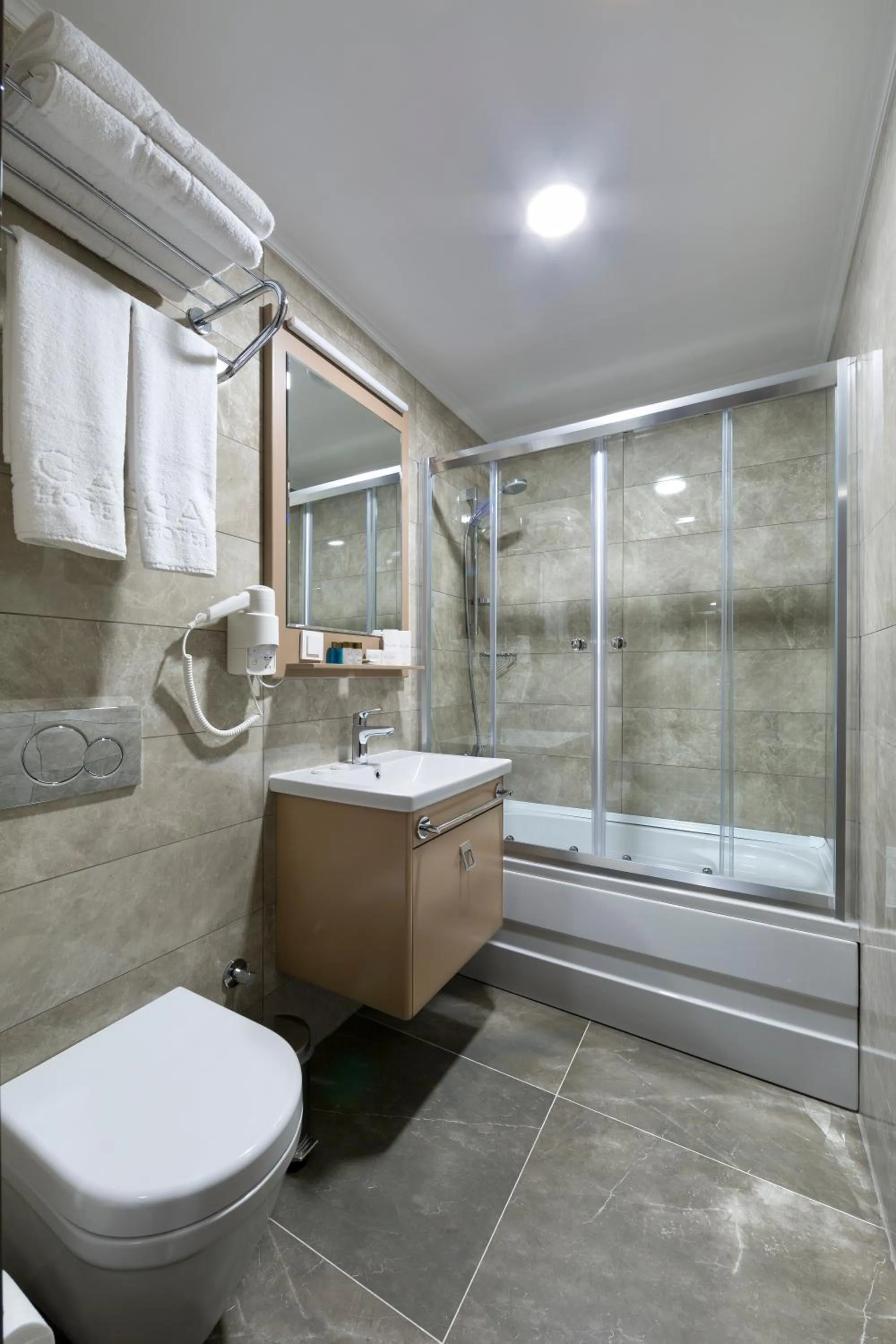 Bathroom in Regard Hotel