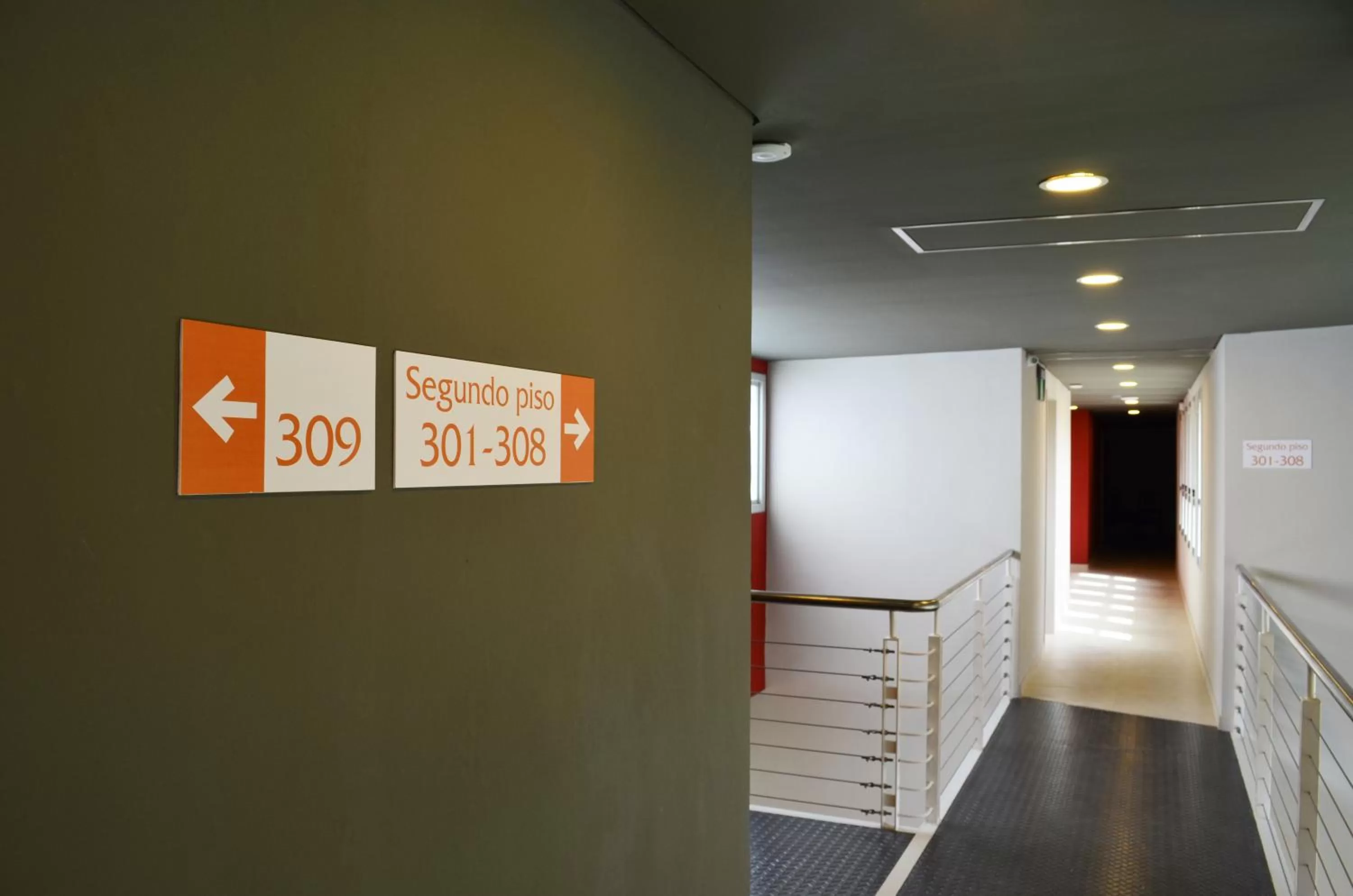 Logo/Certificate/Sign in Hotel Bait