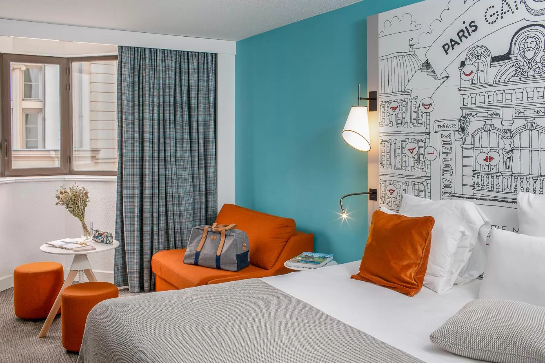 Bed in Hôtel Mercure Paris Centre Gare Montparnasse