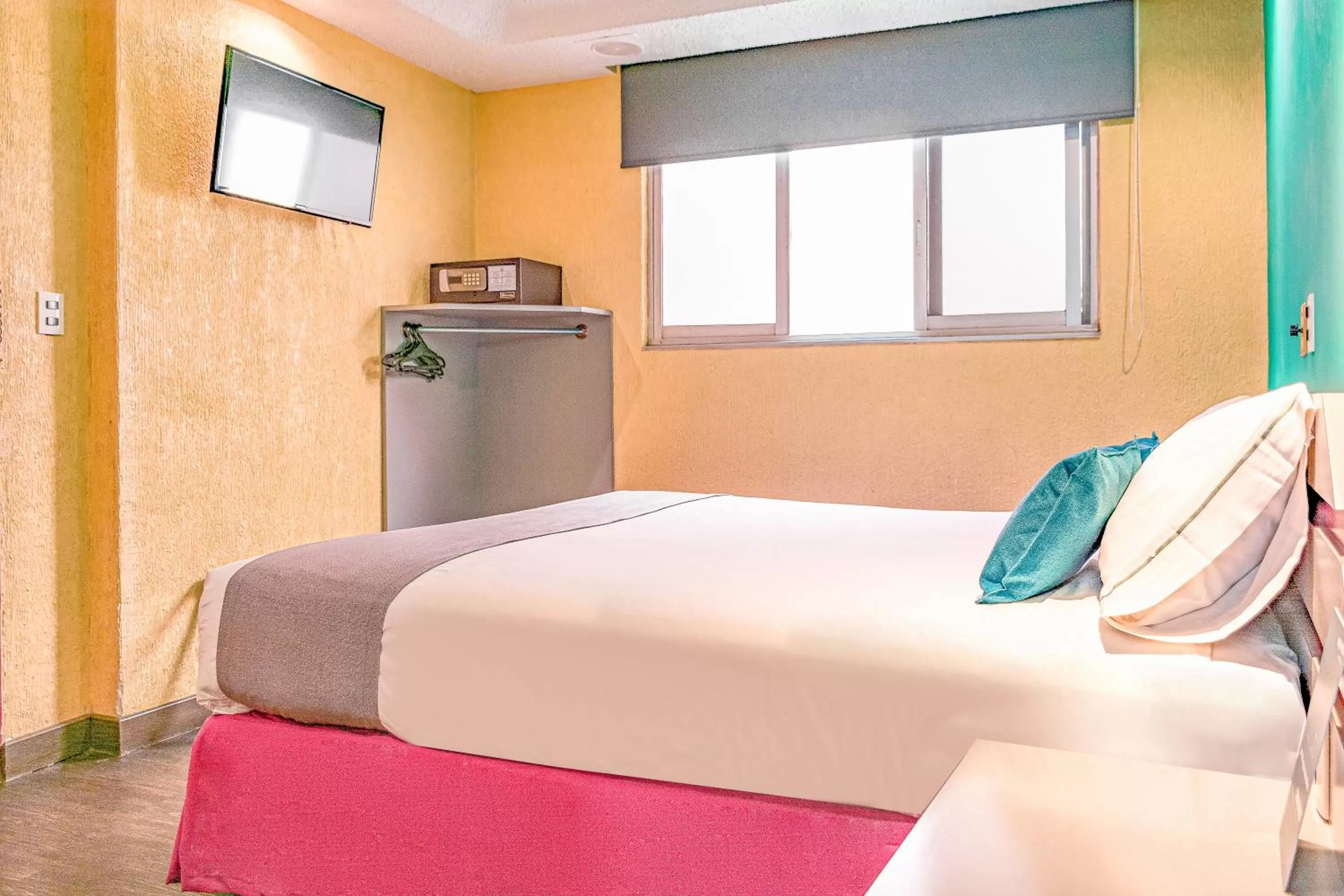 Bedroom, Bed in Frida Costa Azul