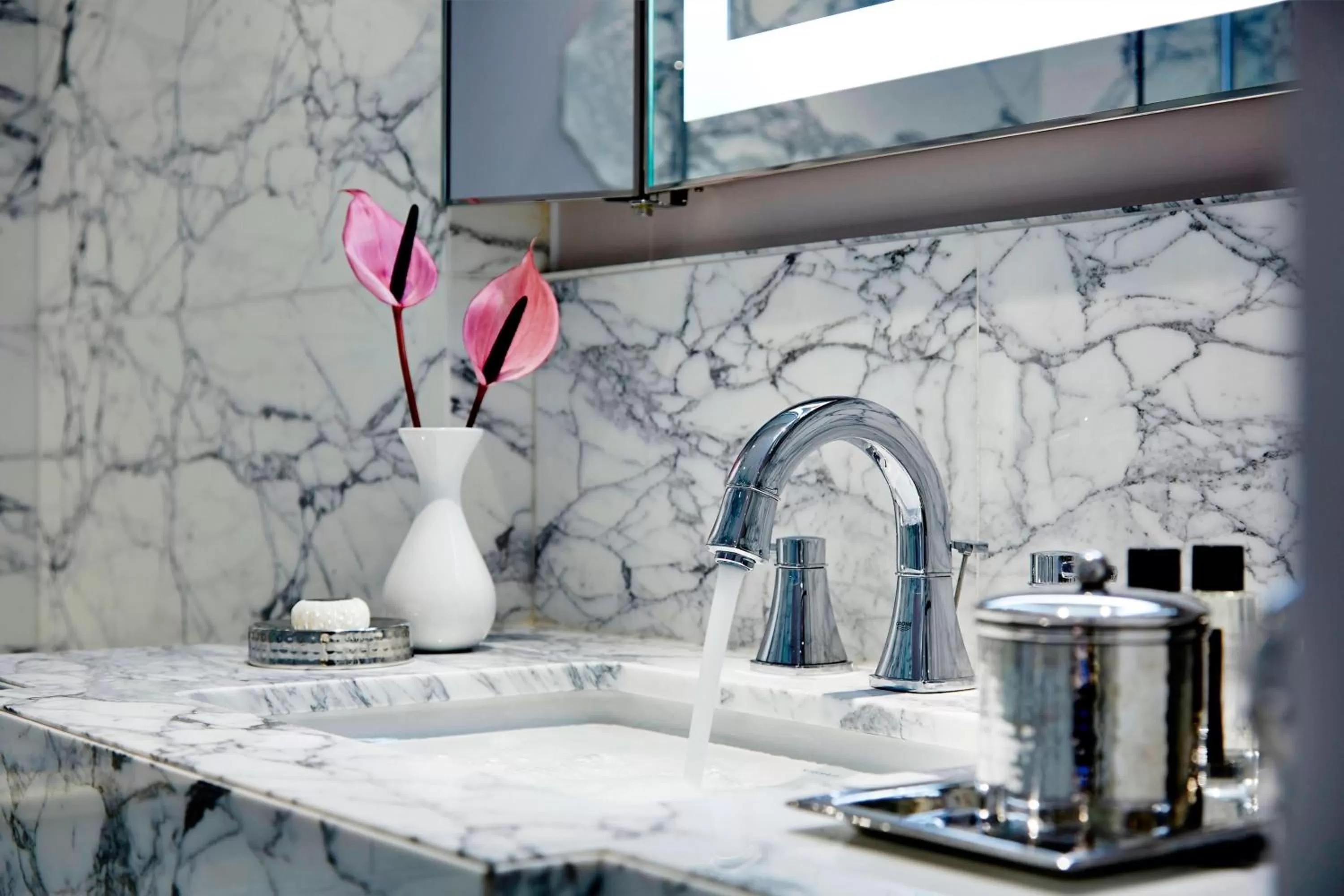 Bathroom in London Marriott Hotel Park Lane