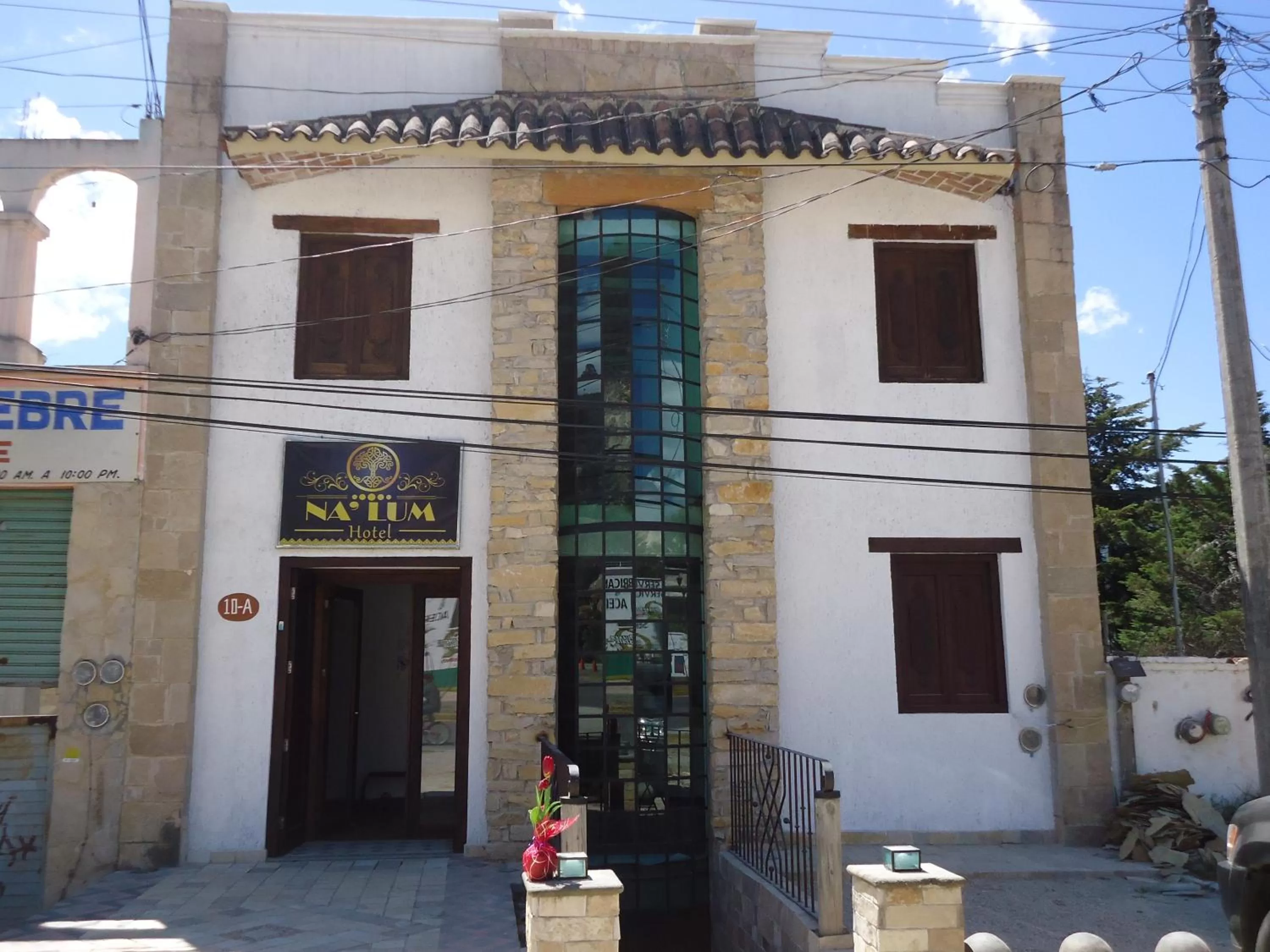 Facade/entrance in Hotel Na´Lum