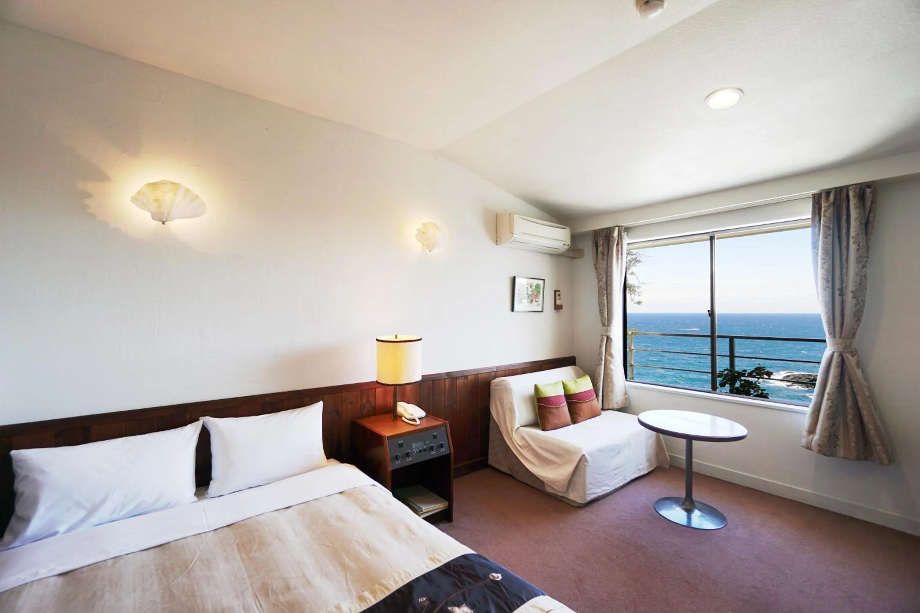 Photo of the whole room, Bed in Gardenvilla Shirahama