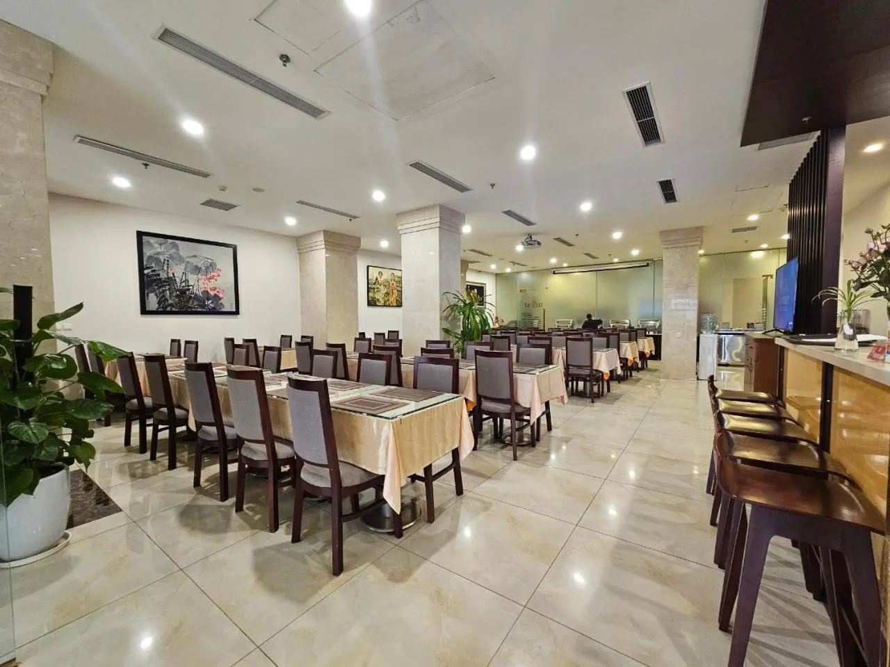 Restaurant/Places to Eat in Lenid Hotel Tho Nhuom