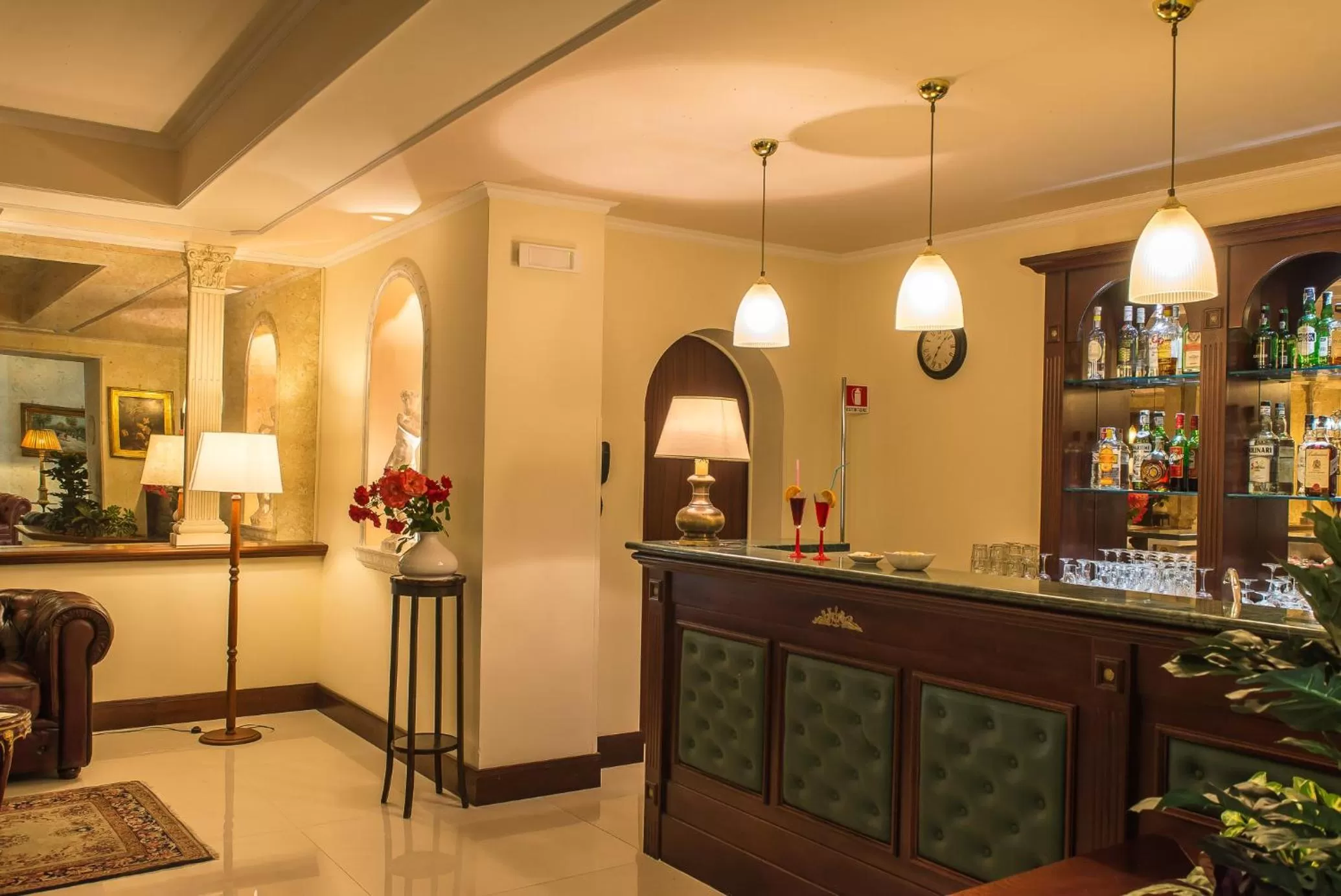 Lounge or bar in Hotel Columbus sul Lago