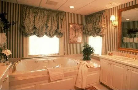 Bathroom in Wynstone Inn
