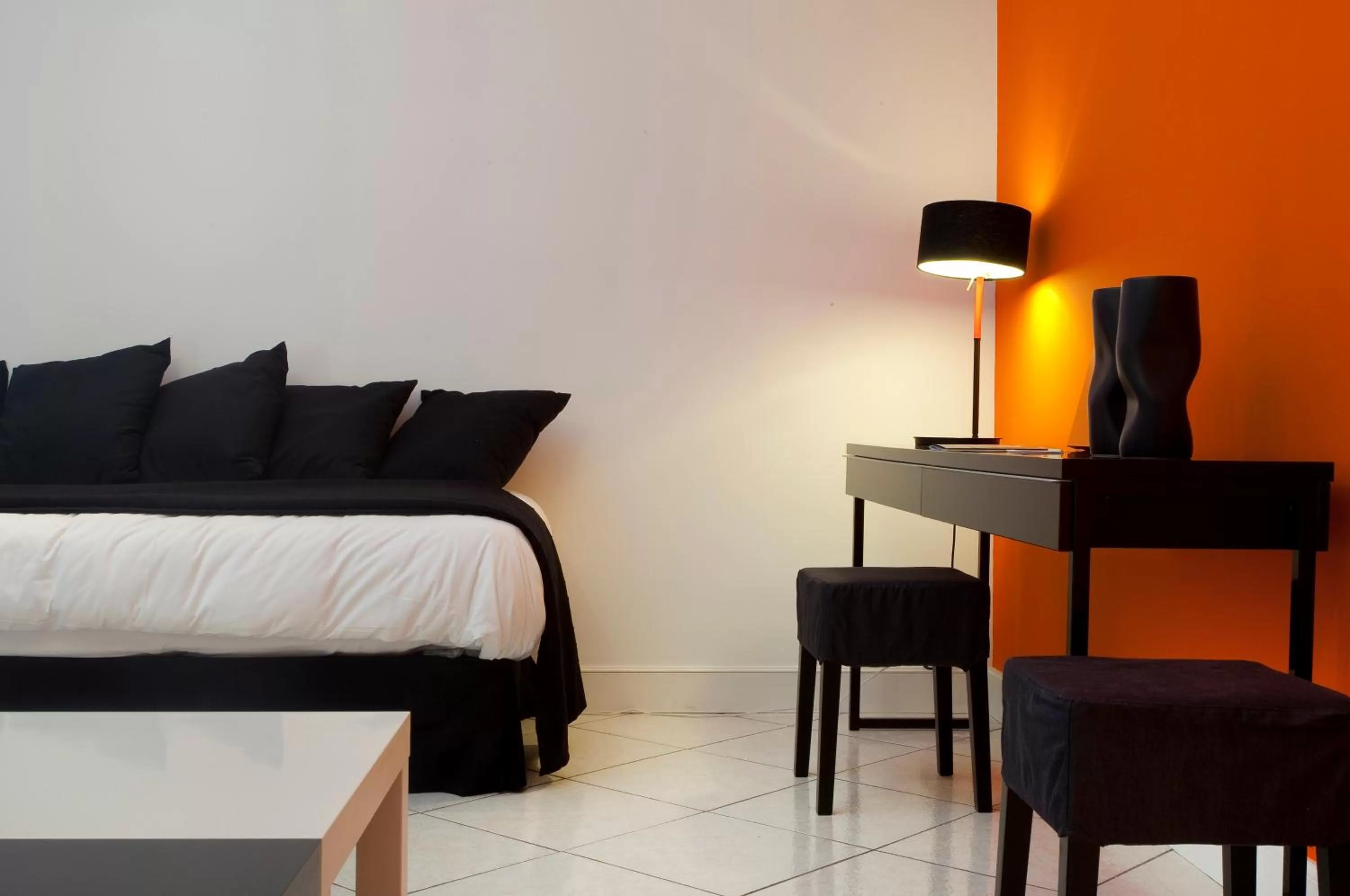 Photo of the whole room, Bed in Hôtel De L'octroi