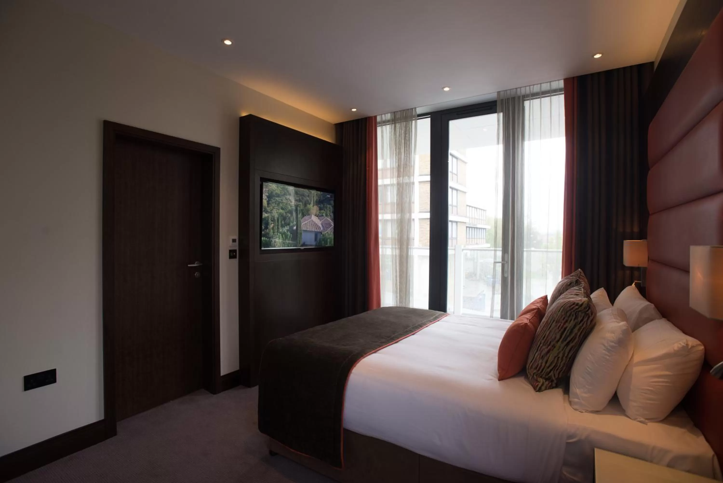 Bedroom, Bed in St George's Hotel - Wembley