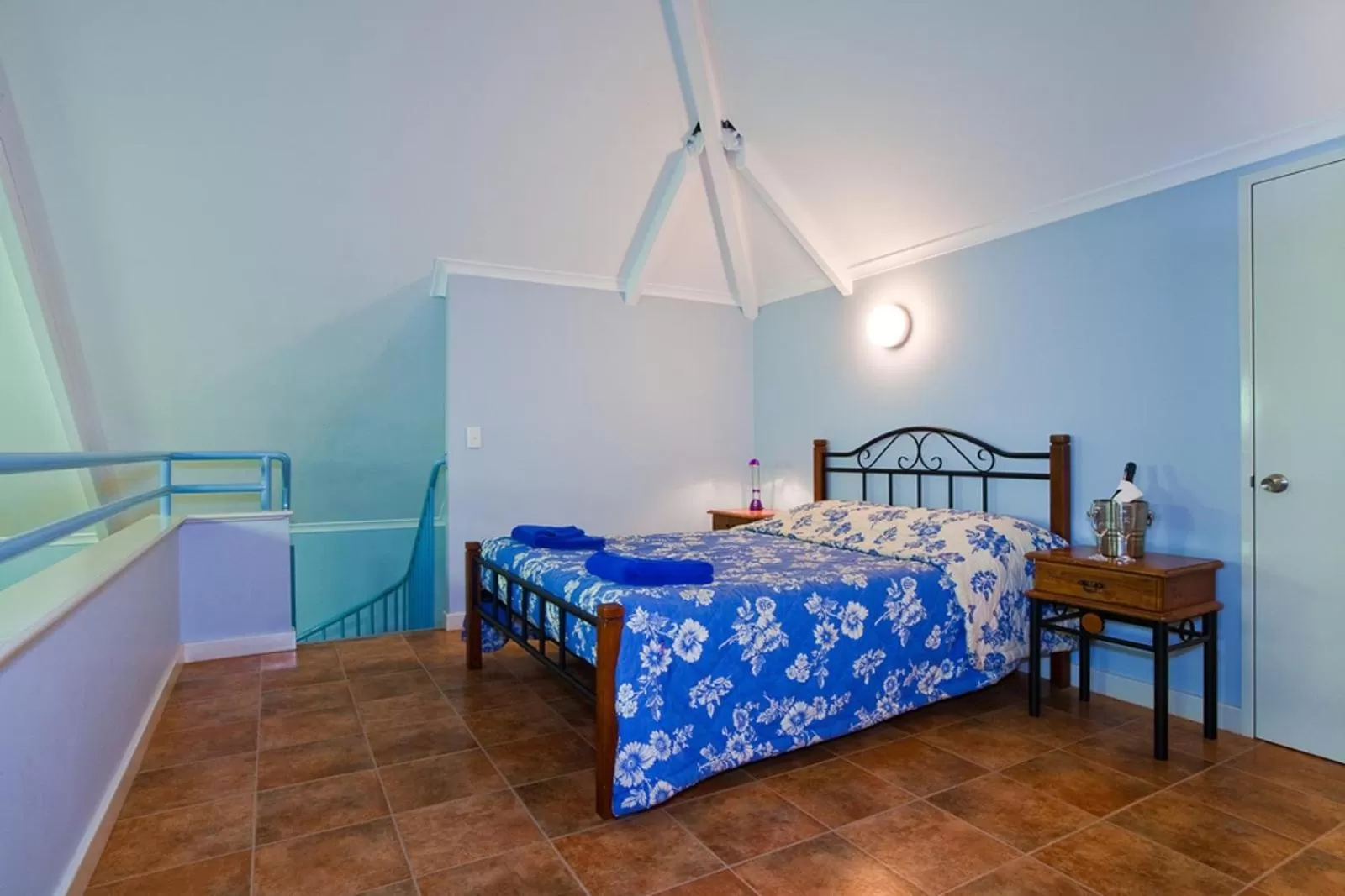 Bed in Potshot Hotel Resort