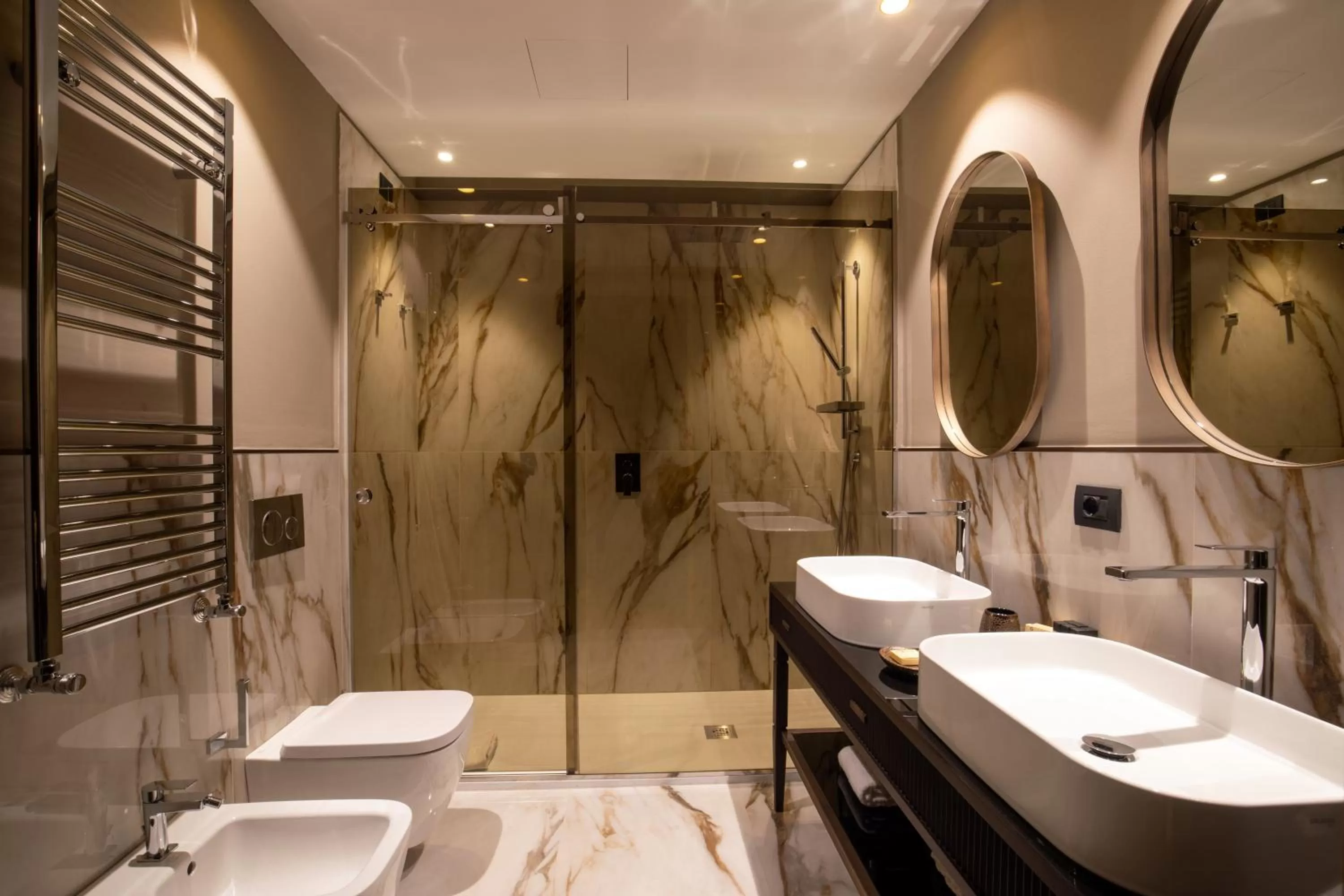 Bathroom in Condotti Boutique Hotel