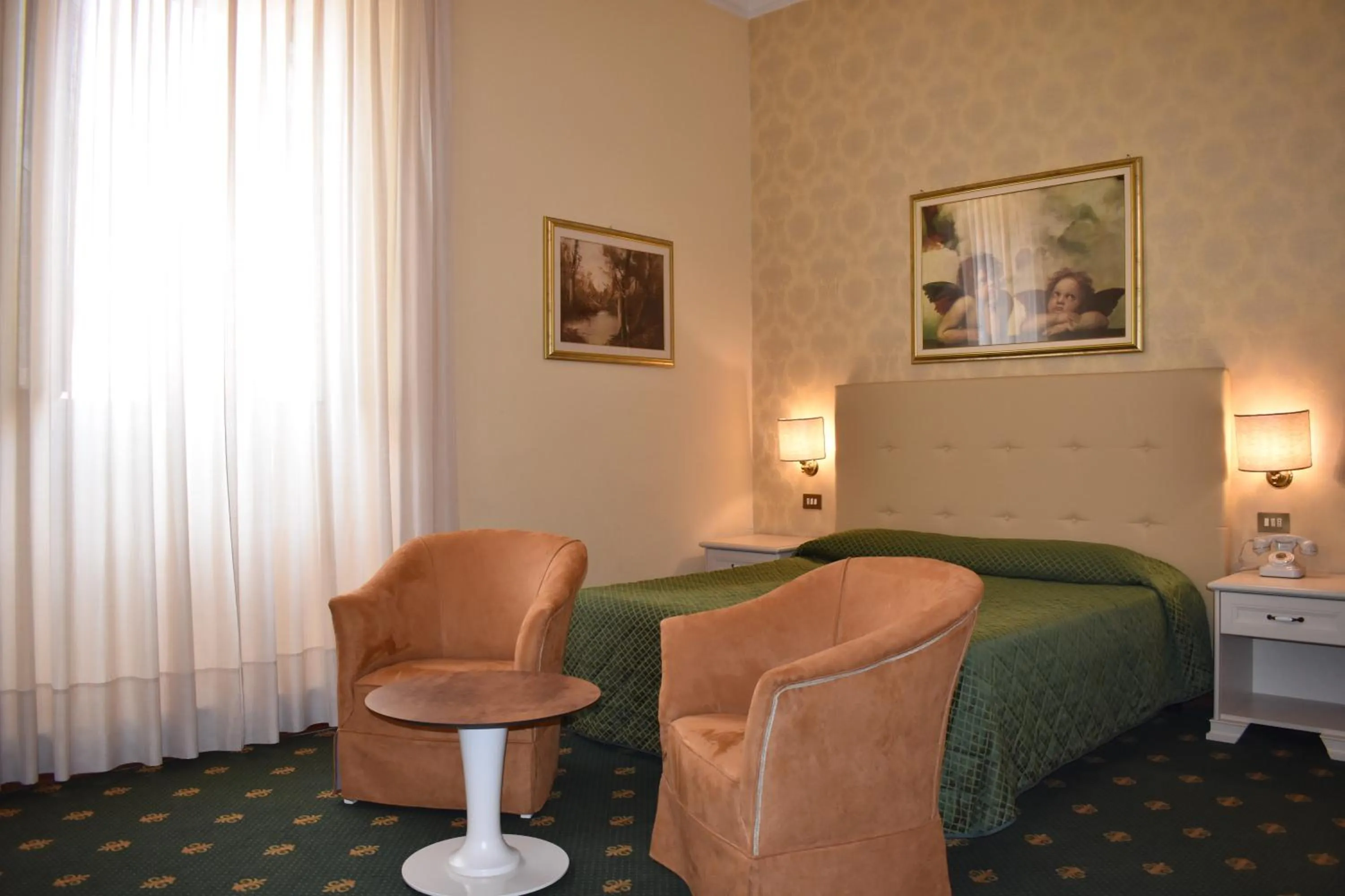 Bedroom, Bed in Grand Hotel Plaza & Locanda Maggiore