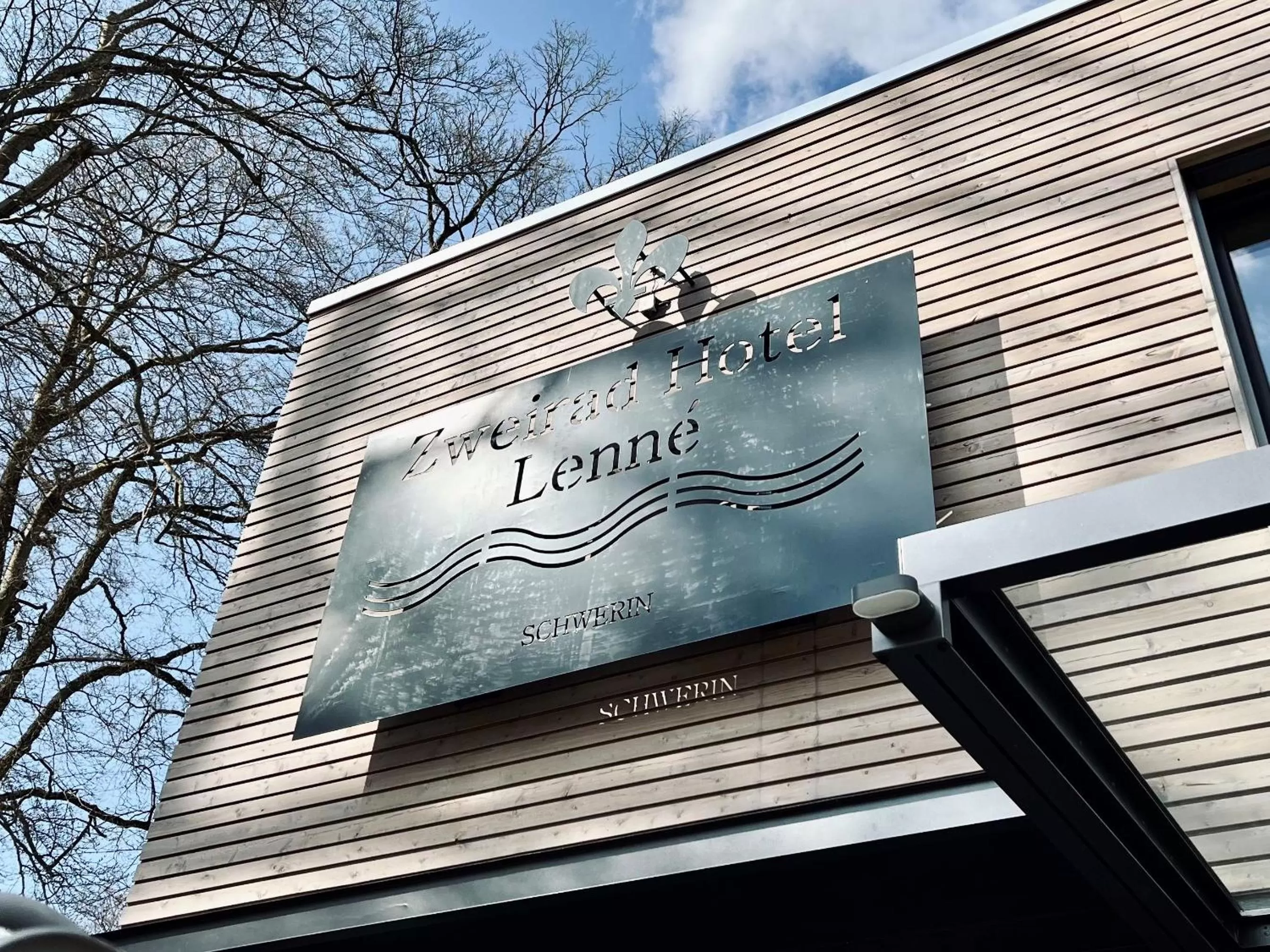 Property building in Zweirad Hotel Lenne