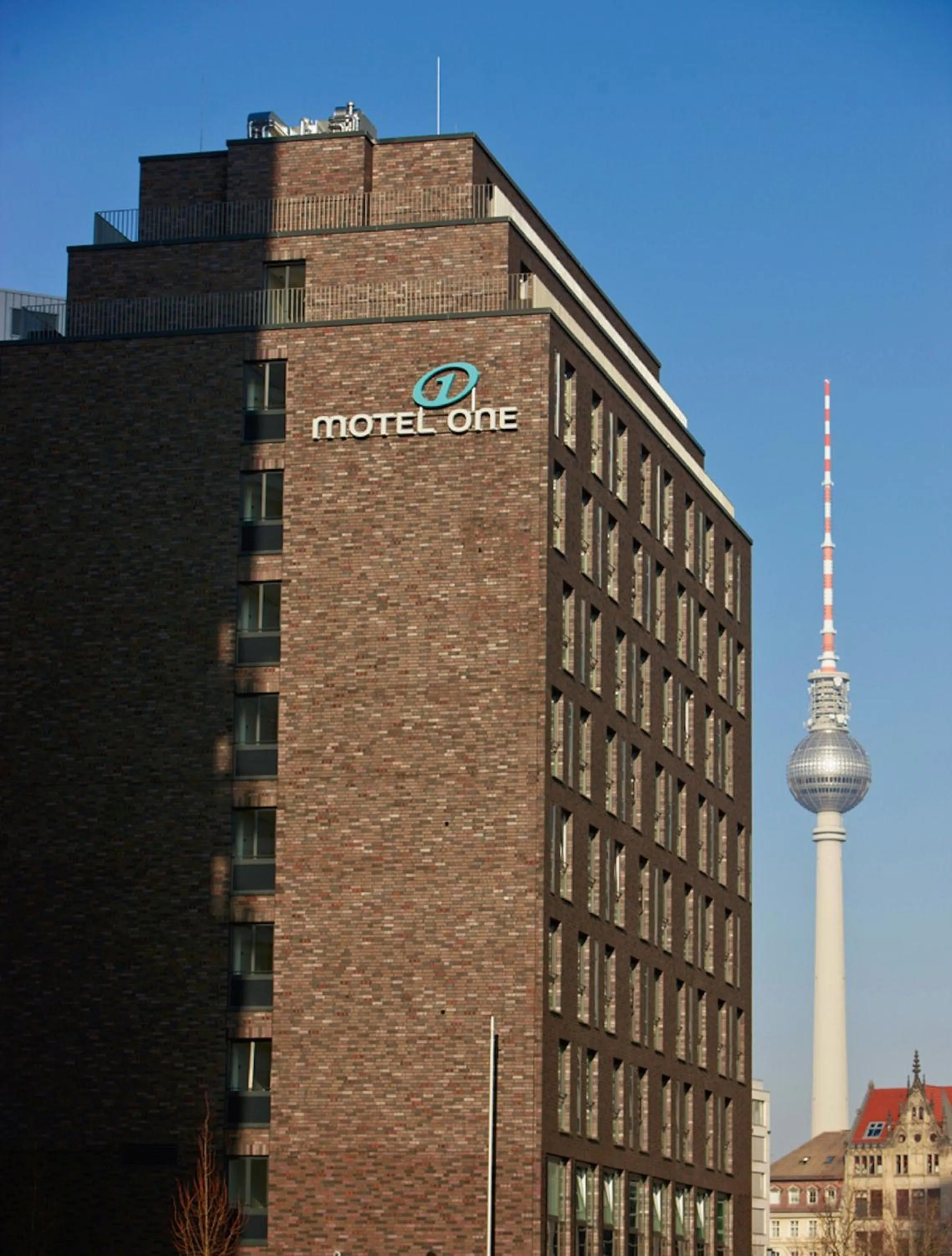 Facade/entrance in Motel One Berlin-Spittelmarkt