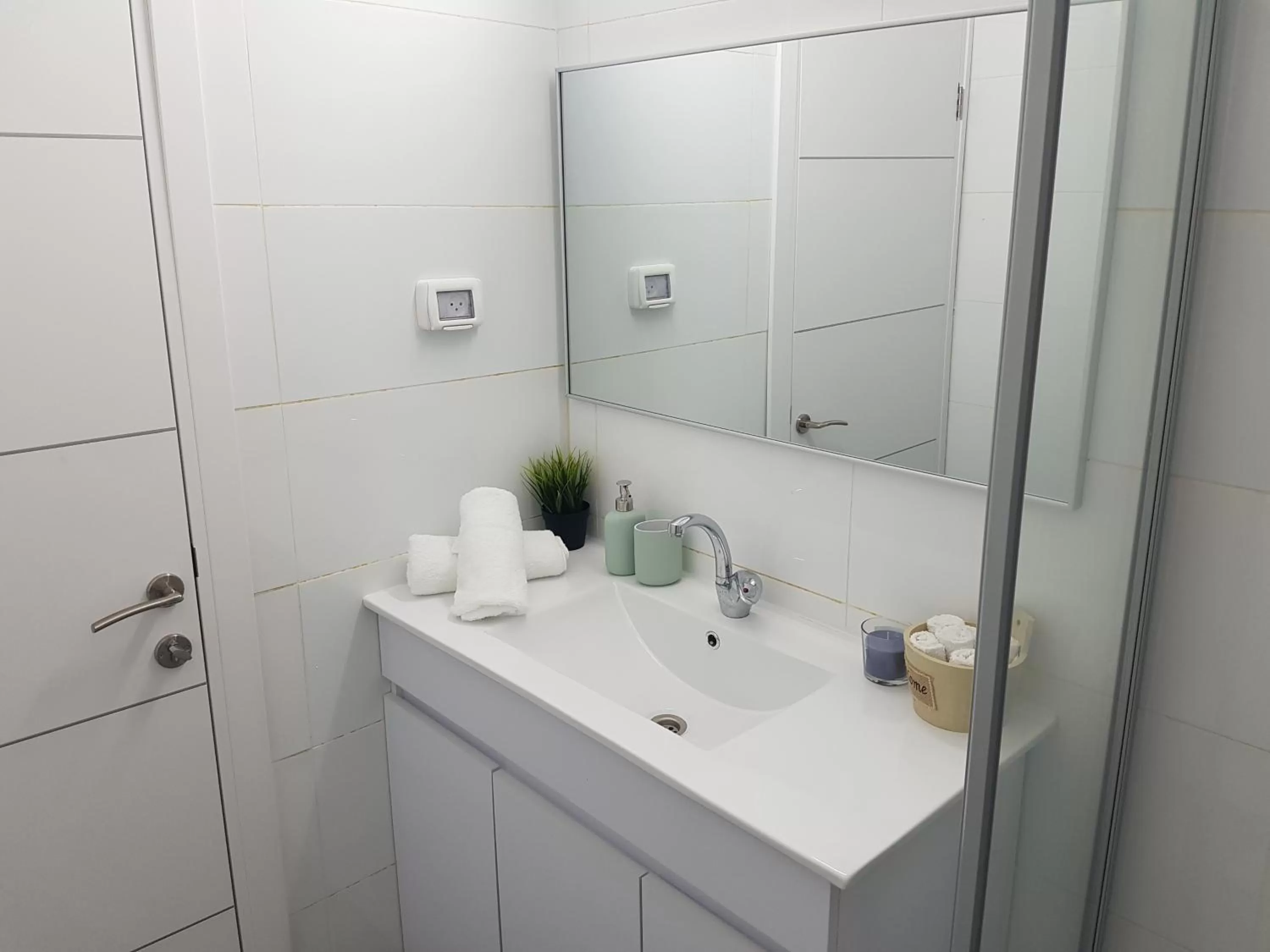 Bathroom in אבני החושן- Avnei Hoshen