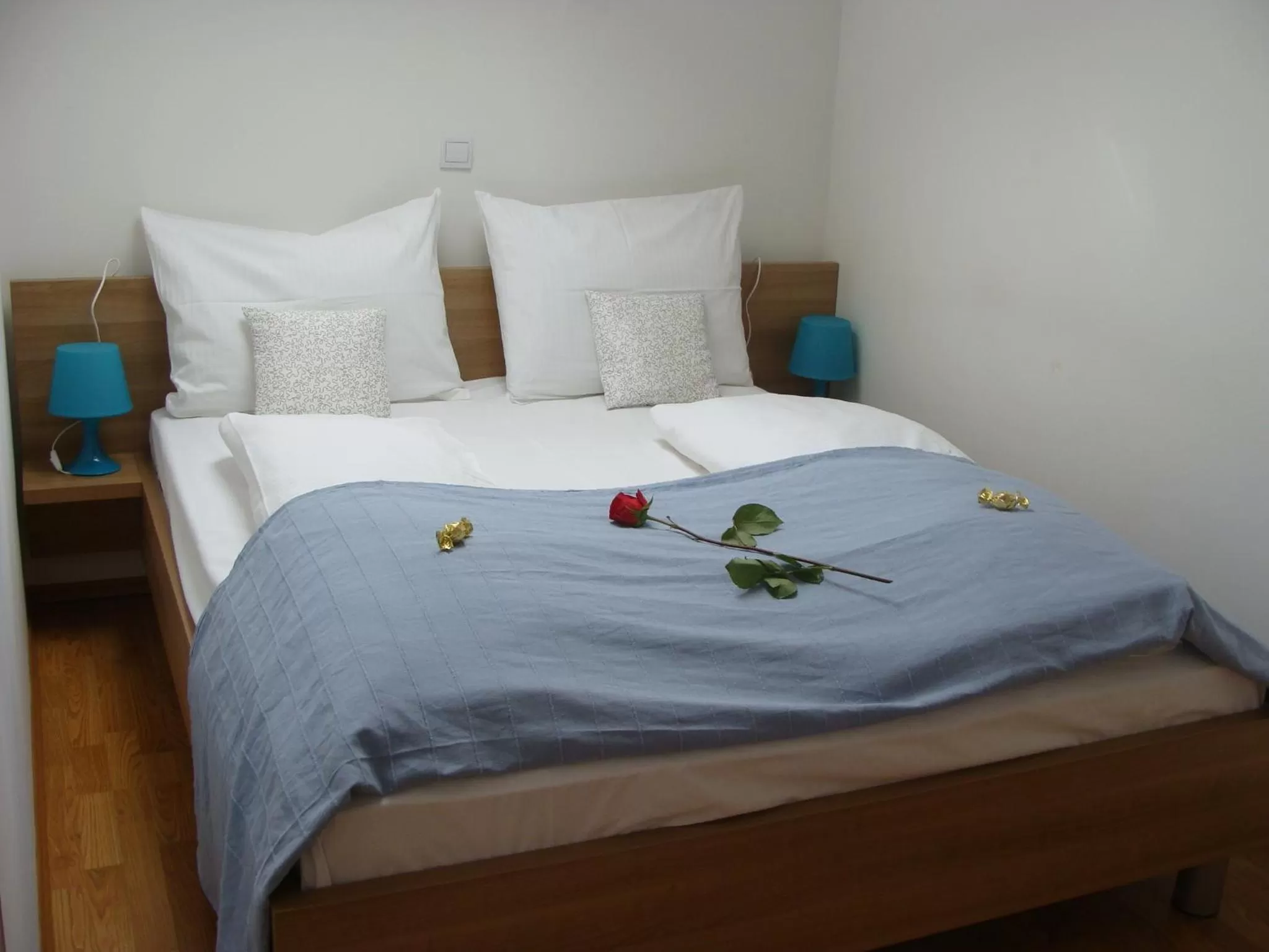Photo of the whole room, Bed in Lugarnica