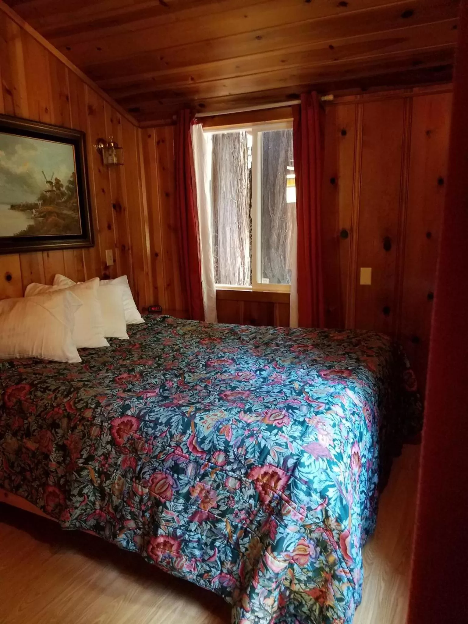 Bed in Fern River Resort