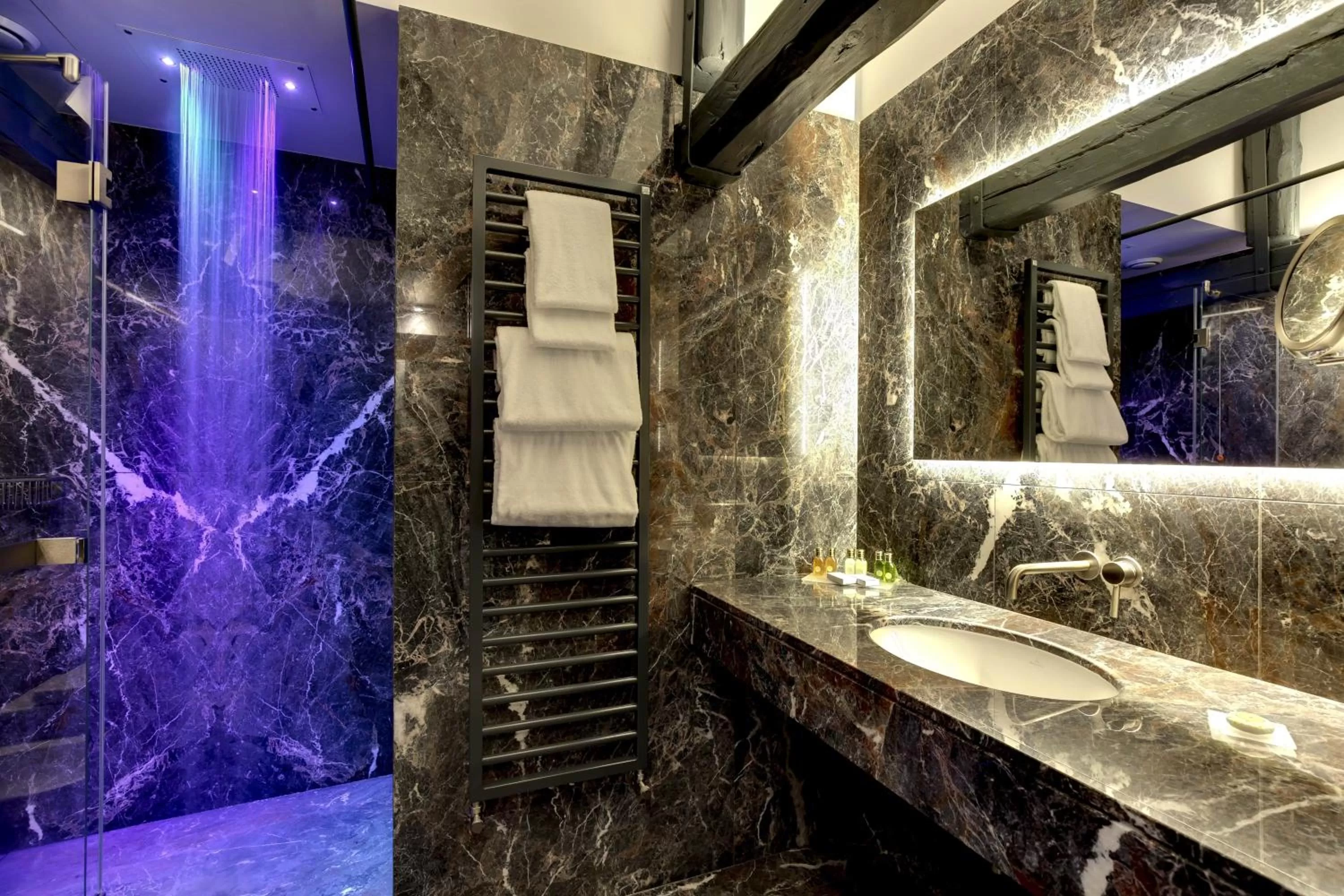 Bathroom in Hotel Donà Palace